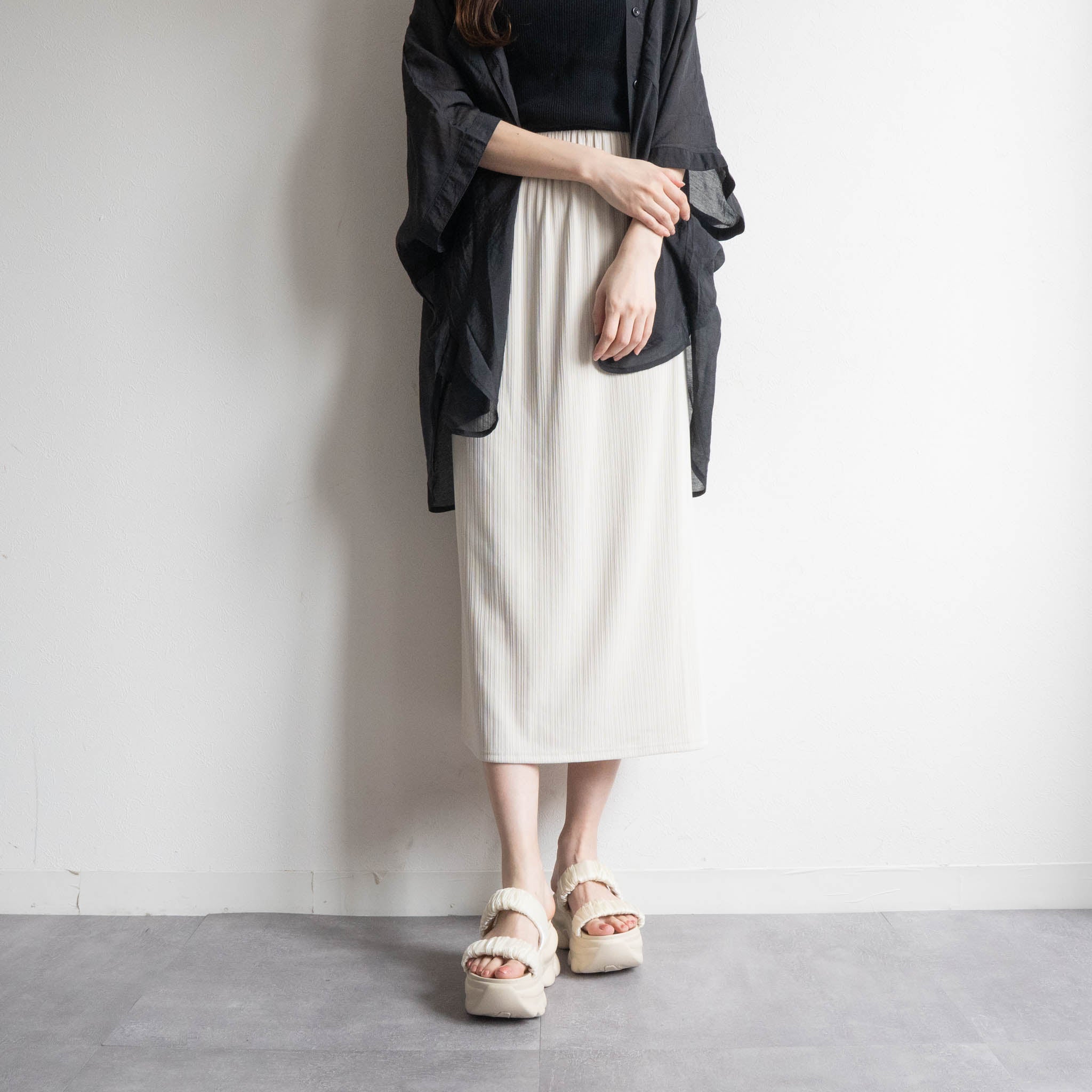 ファビーファビー FABBY FABBY. サテンシャーリング2ベルト厚底サンダル (オフホワイト) オフホワイト