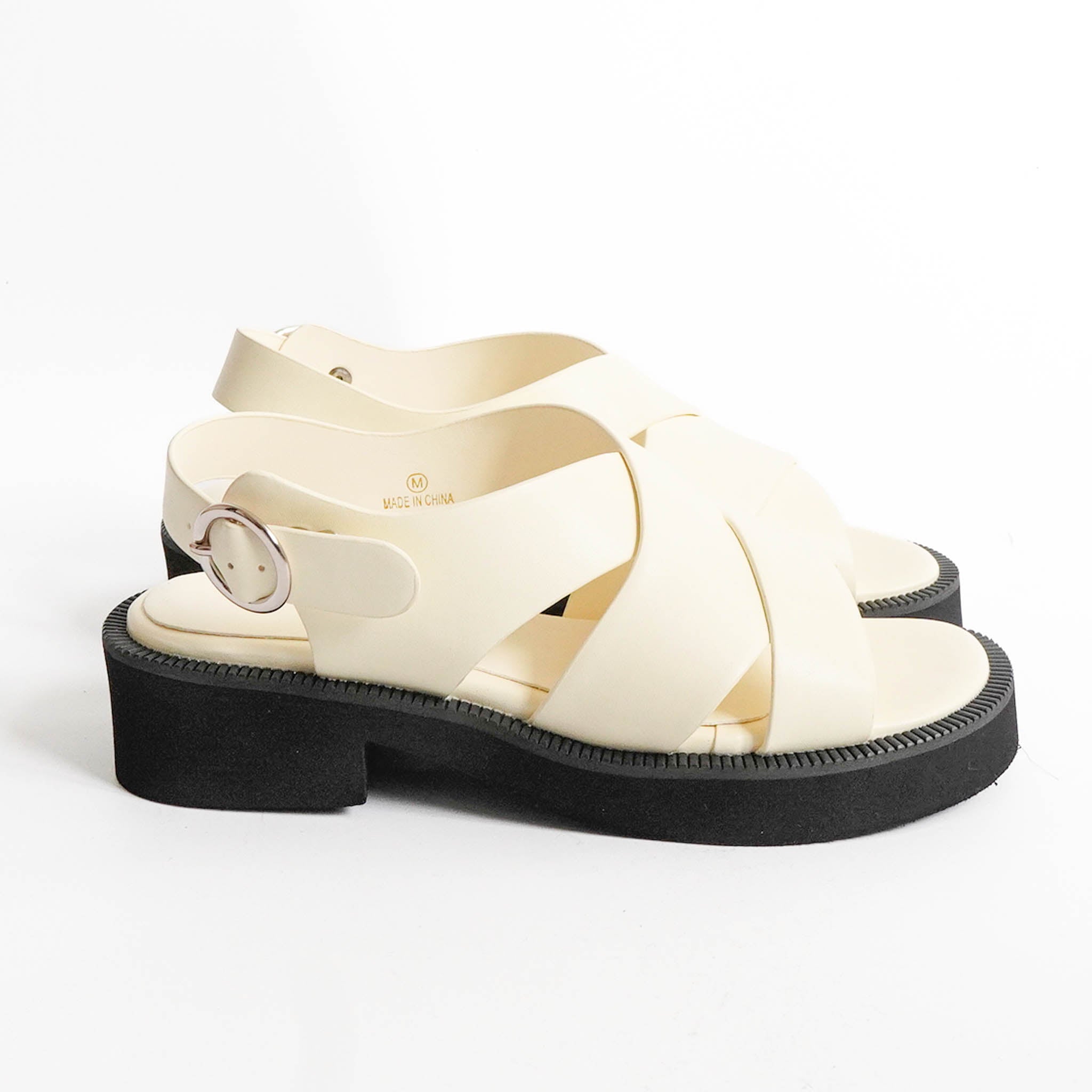 ファビーファビー FABBY FABBY. ワイドクロスバックストラップサンダル (オフ) オフ