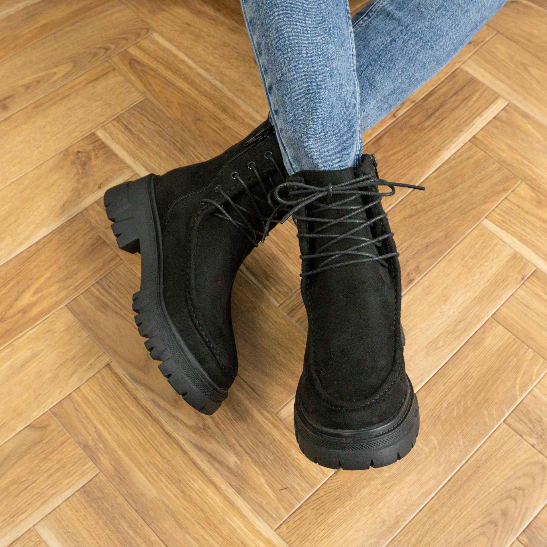 FABBY FABBY. Lace-up suede tank sole short boots