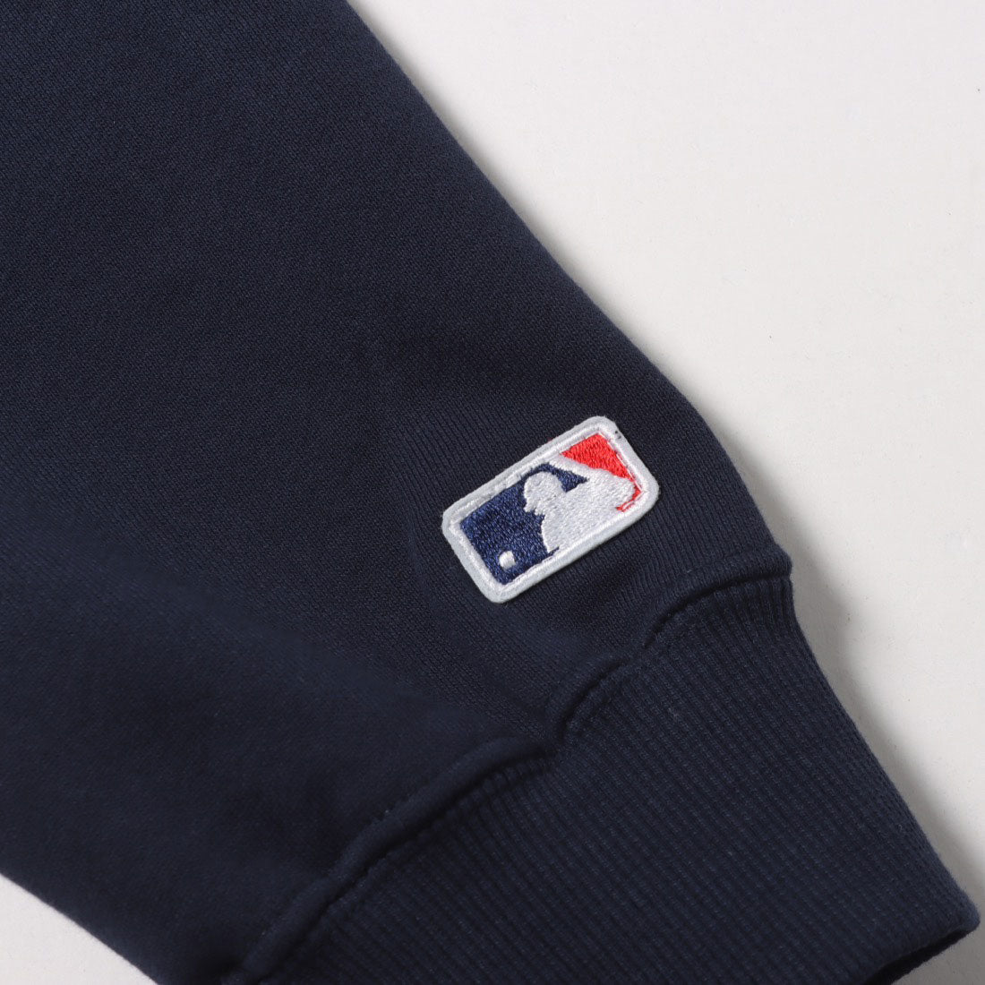 ファナティクス Fanatics Fanatics - New York Yankees EMBLEM LOGO HOODIE NAVY【ML0625FW0004】 (NAVY) NAVY