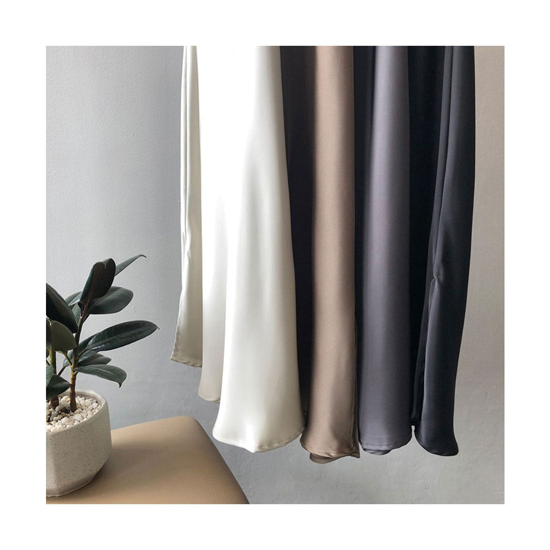 フォースメント Forcement テクいらずで映えるサテン風ロングスカート