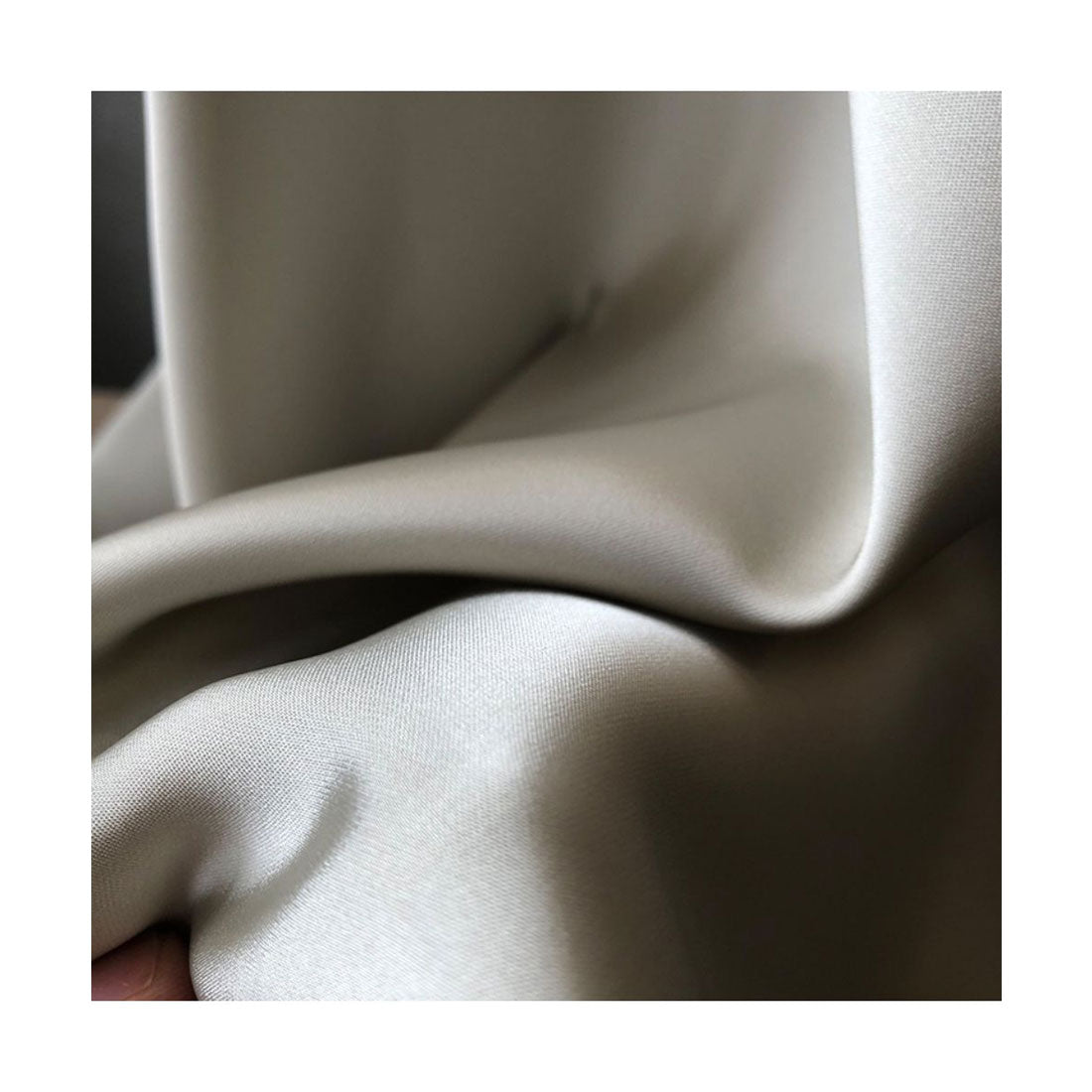 フォースメント Forcement テクいらずで映えるサテン風ロングスカート