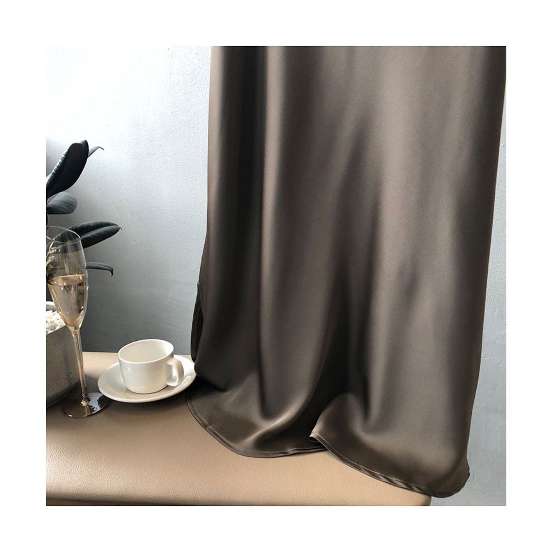 フォースメント Forcement テクいらずで映えるサテン風ロングスカート