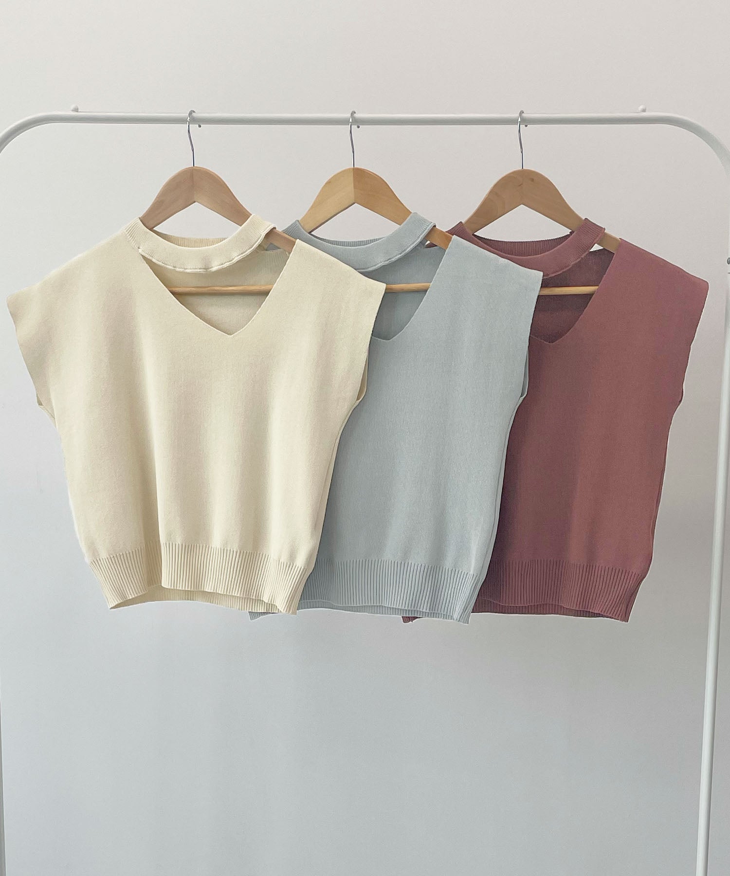 フューティアランド Futier Land アシメスリーブチョーカーネックトップス (ライトグレー) ライトグレー