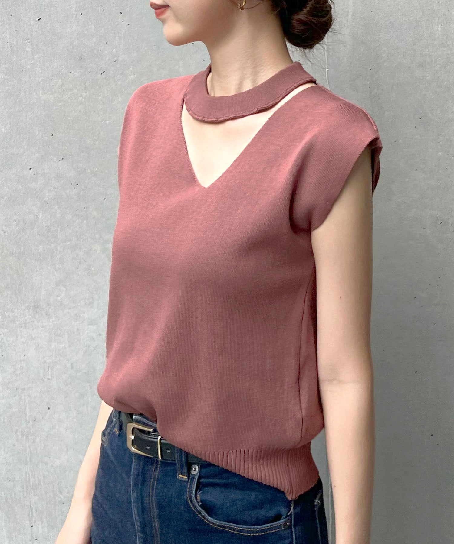 フューティアランド Futier Land アシメスリーブチョーカーネックトップス (ライトベージュ) ライトベージュ