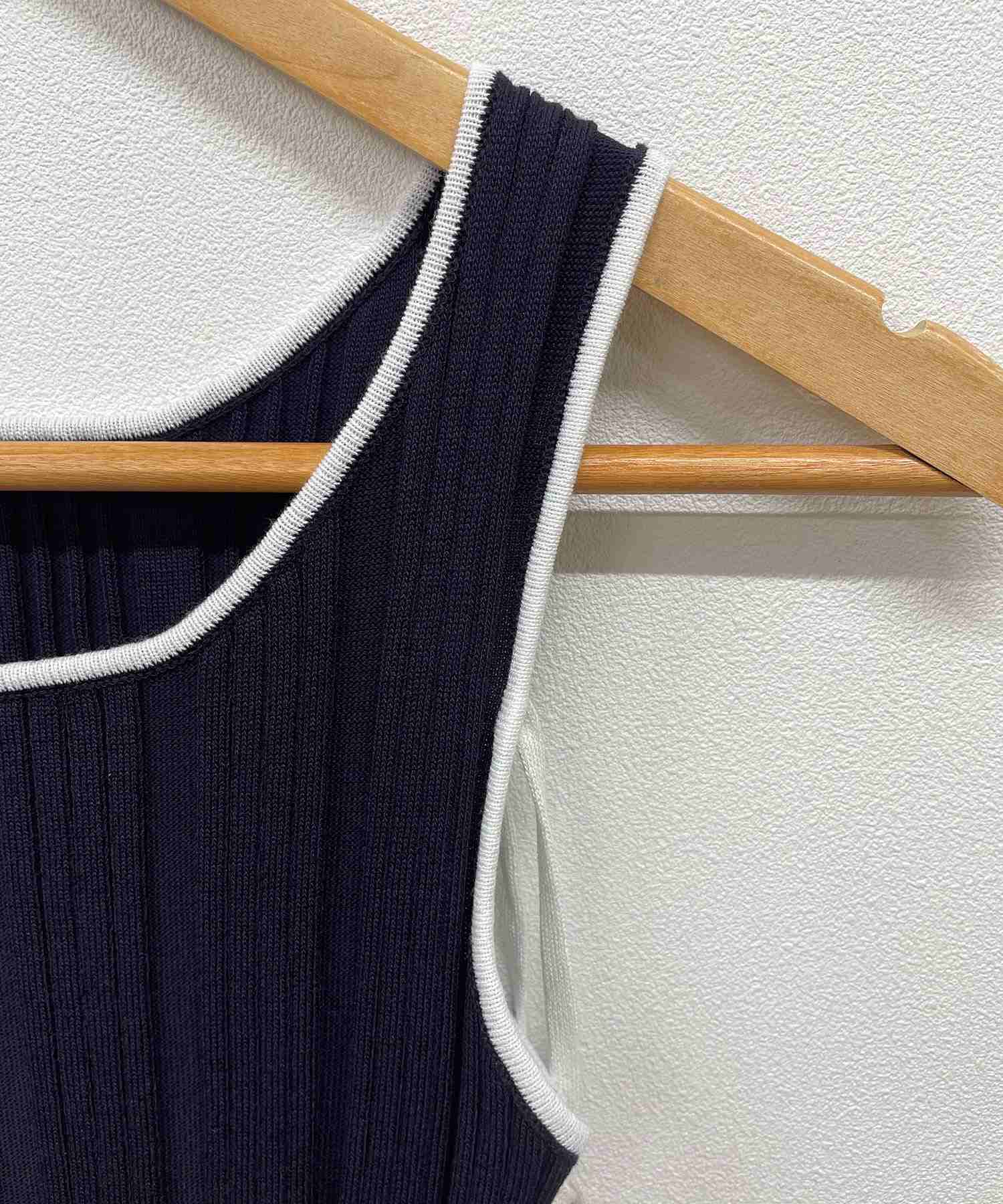 フューティアランド Futier Land パイピングニットフレアタンクトップ (アイボリー) アイボリー