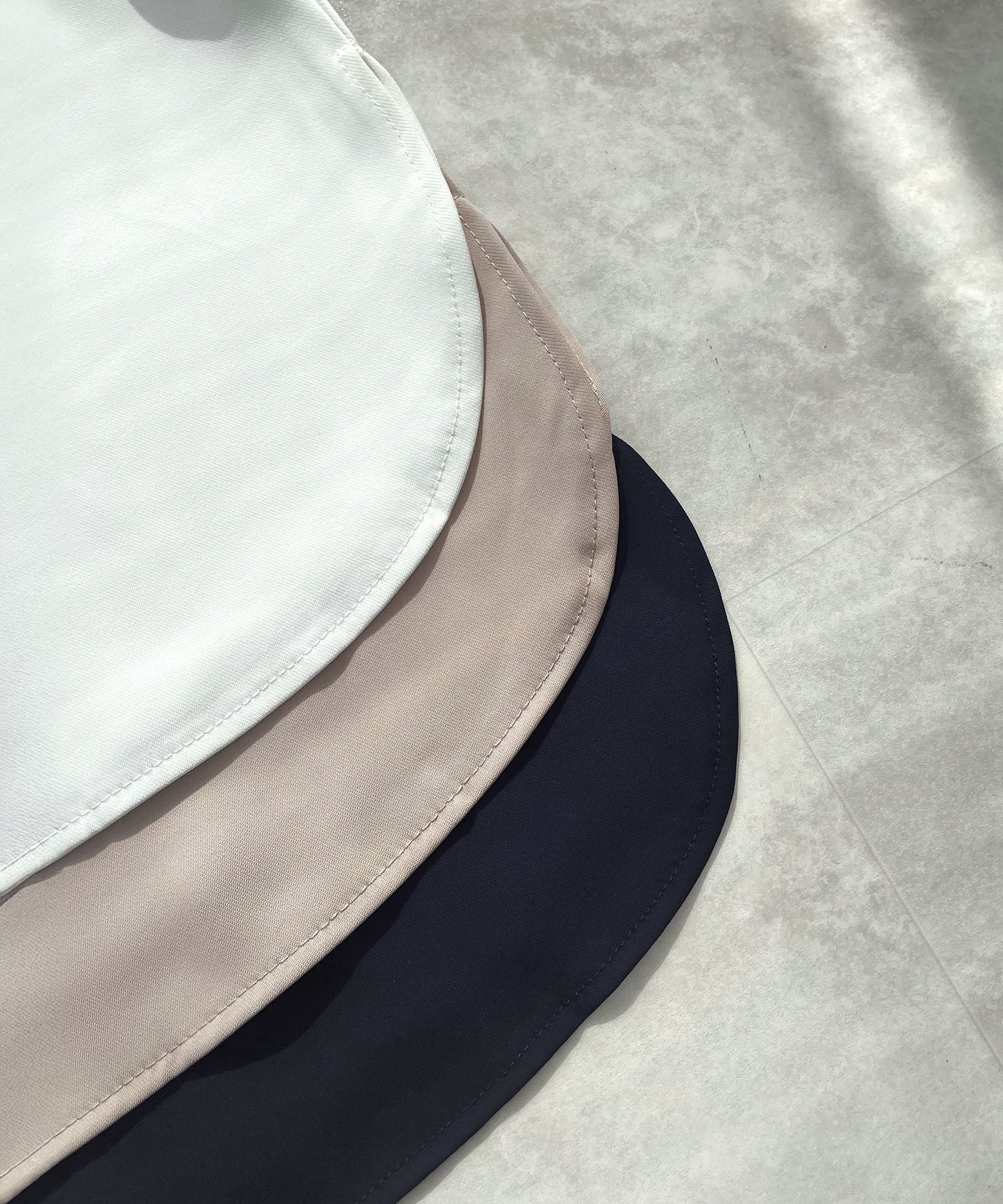 フューティアランド Futier Land とろみVネック長袖ブラウス (ネイビー) ネイビー