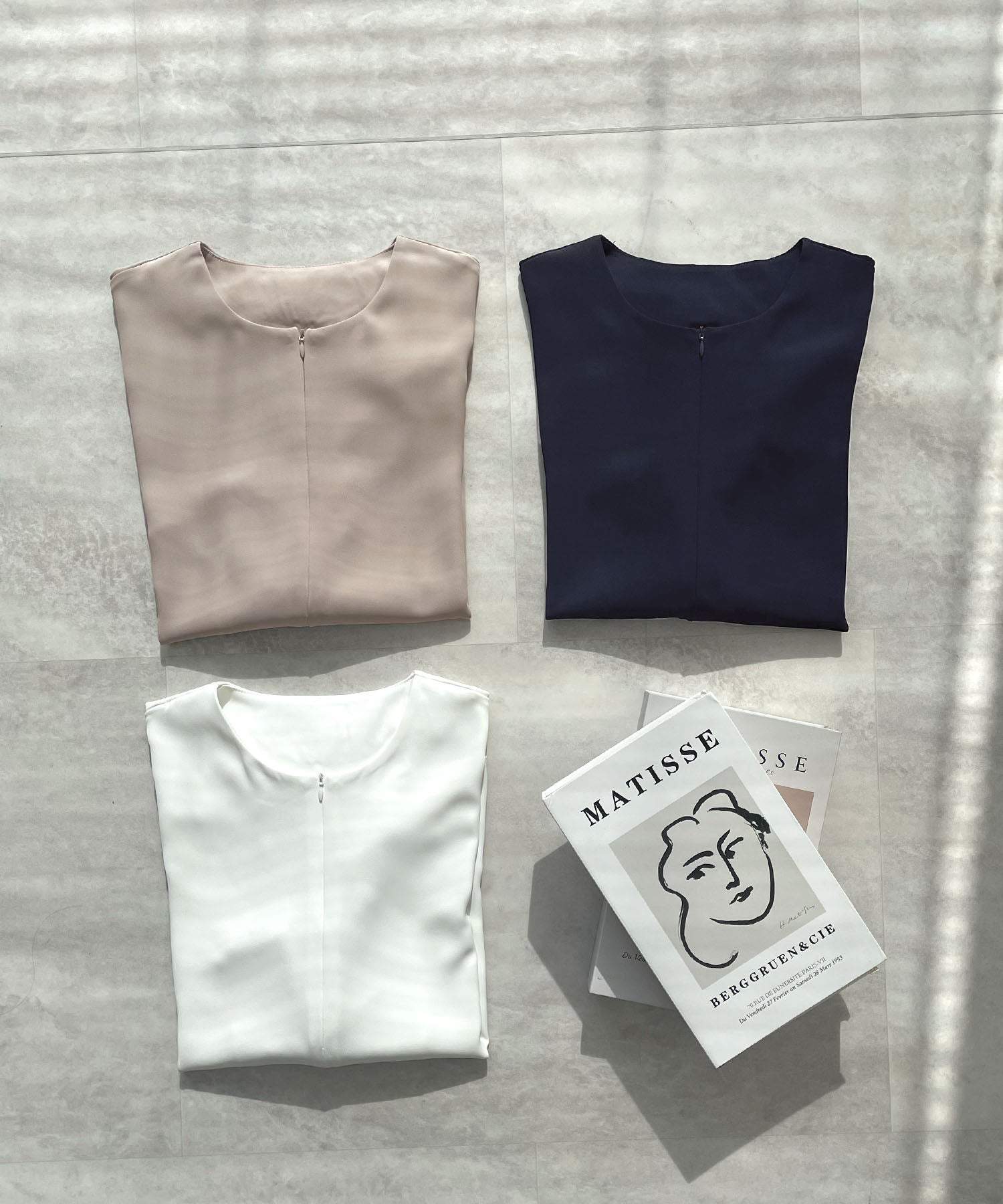 フューティアランド Futier Land とろみVネック長袖ブラウス (ネイビー) ネイビー