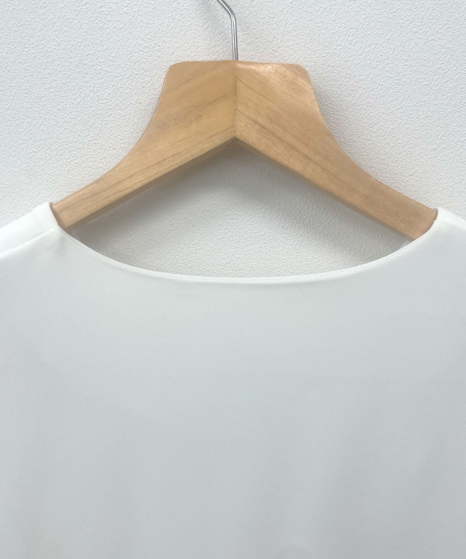 フューティアランド Futier Land とろみVネック長袖ブラウス (ネイビー) ネイビー