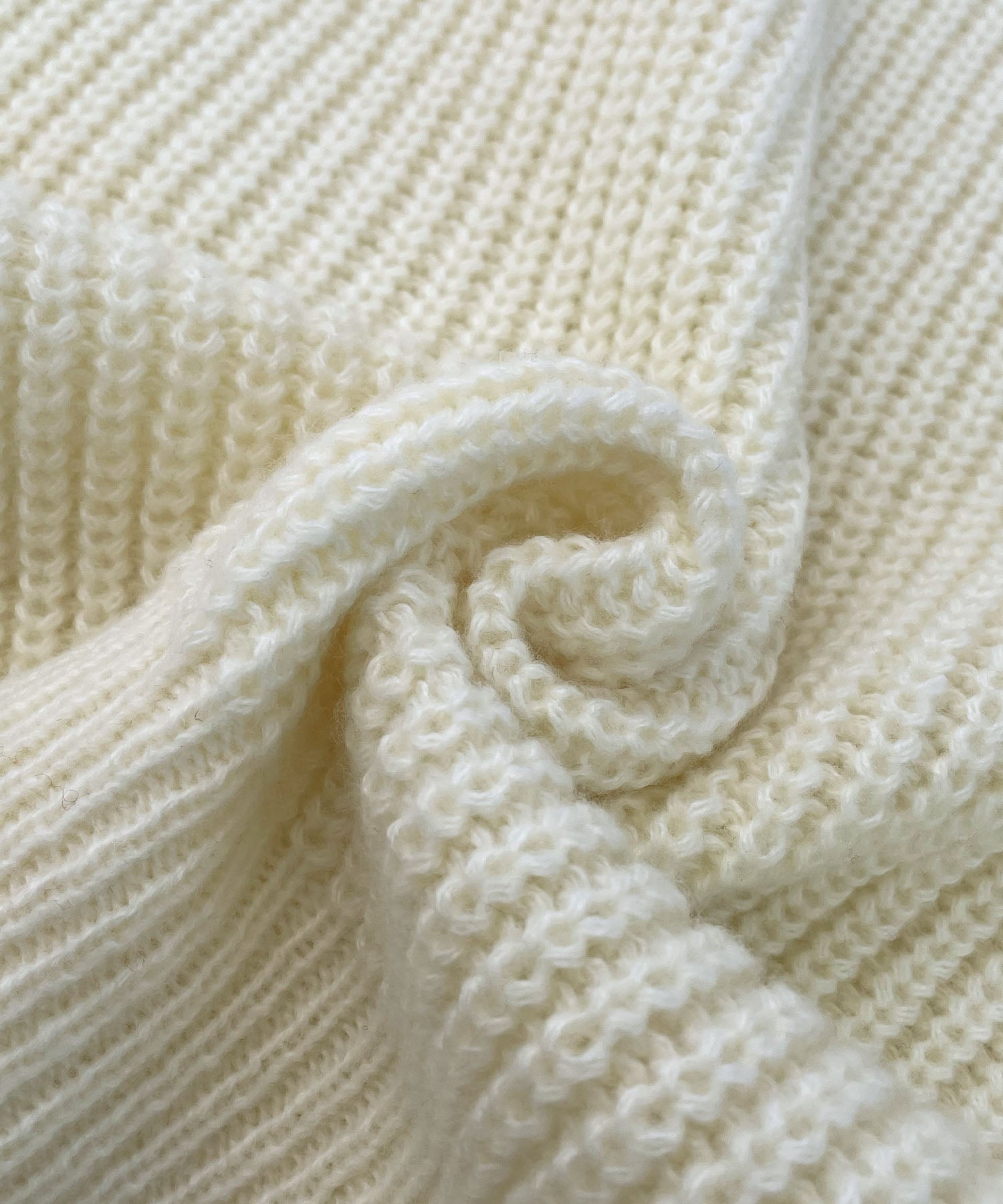 フューティアランド Futier Land 袖ボタンニット (ブラウン) ブラウン