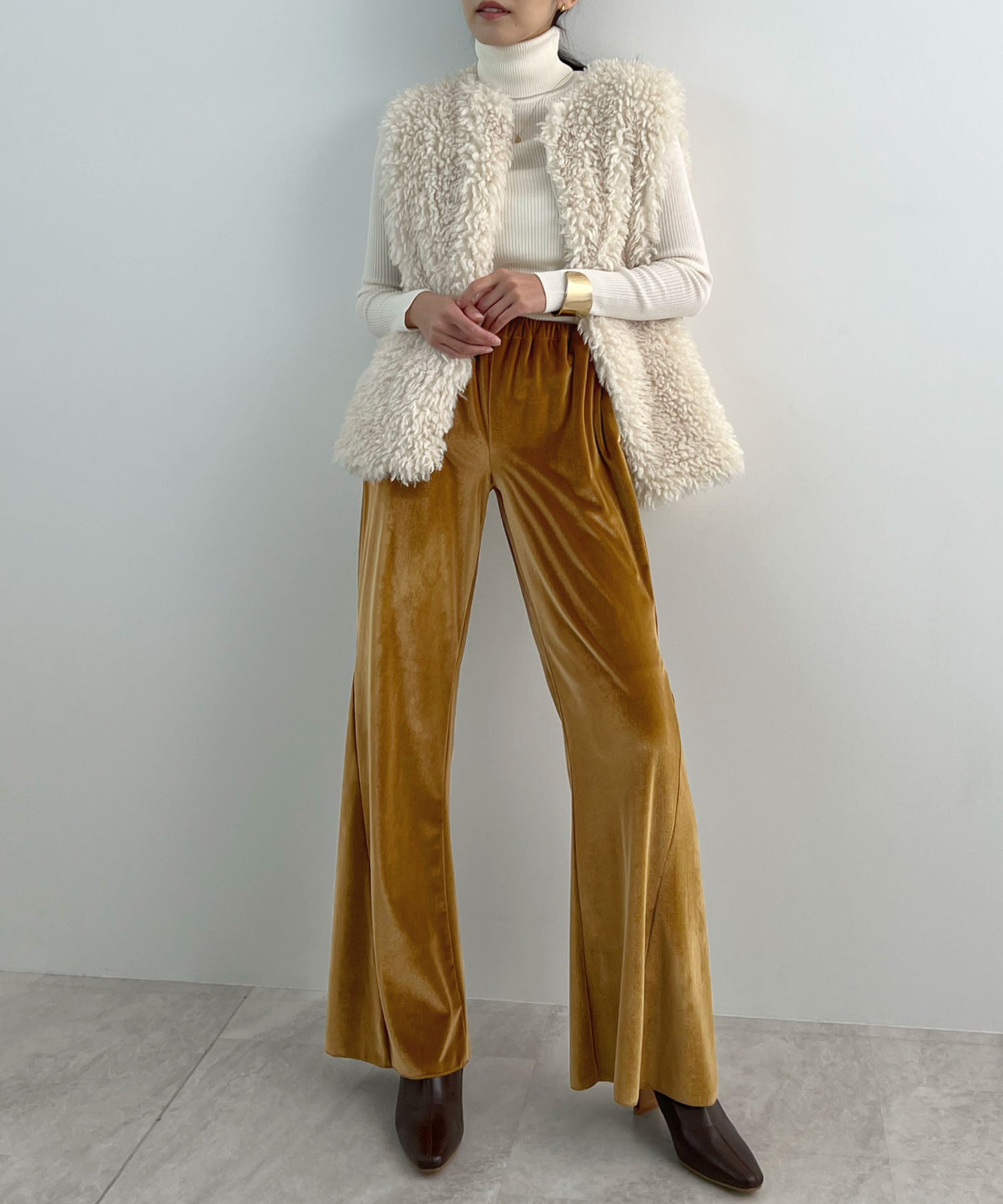 フューティアランド Futier Land ベロアフレアパンツ (マスタード) マスタード