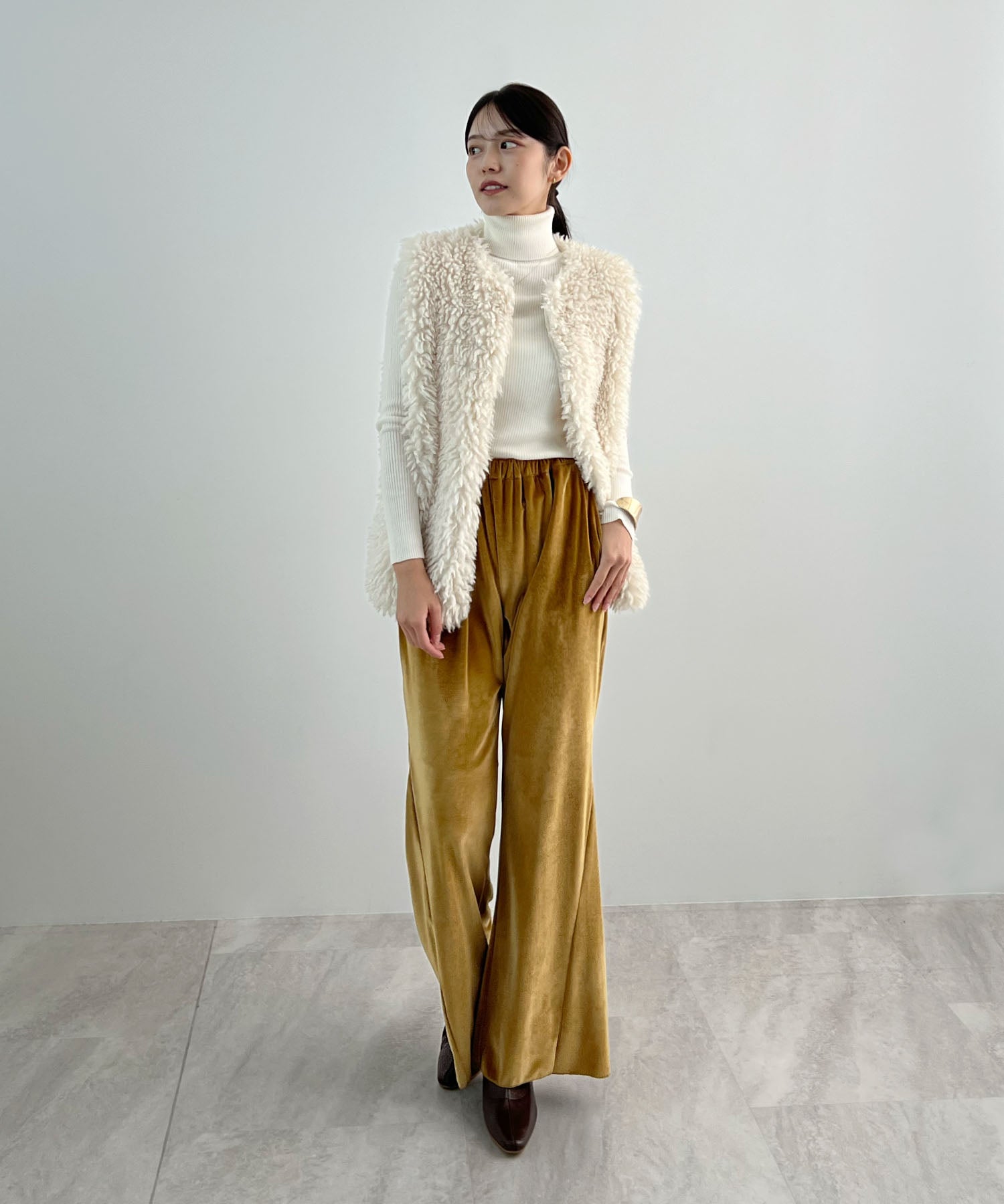フューティアランド Futier Land ベロアフレアパンツ (マスタード) マスタード
