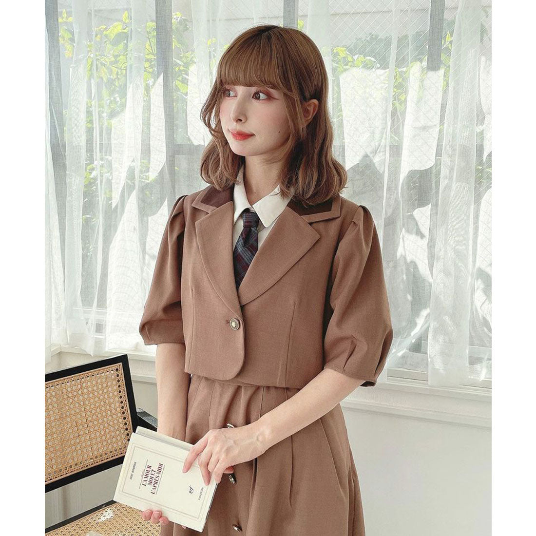 フィント F i.n.t 釦使いパフスリーブジャケットセットアップ (BROWN) BROWN