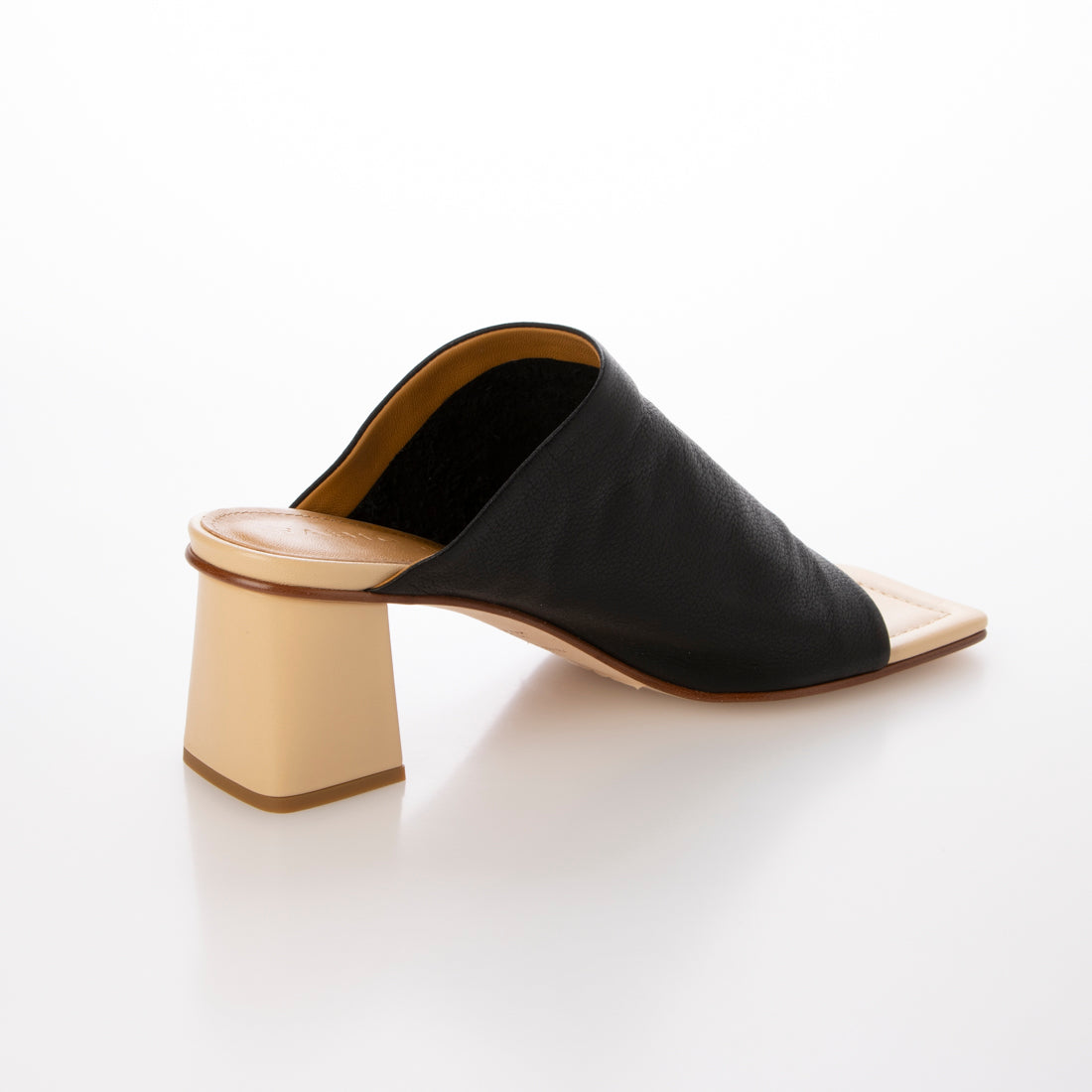 ファビオルスコーニ FABIO RUSCONI スクエアトウソフトレザーミュールサンダル (ブラックコンビ) ブラックコンビ