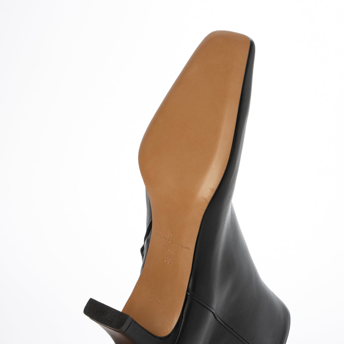 ファビオルスコーニ FABIO RUSCONI スクエアトゥショートブーツ (ブラック) ブラック