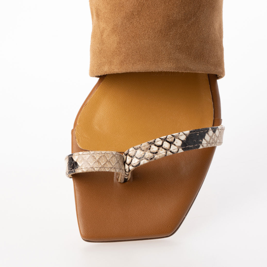 ファビオルスコーニ FABIO RUSCONI スクエアトウワイドベルトトングサンダル