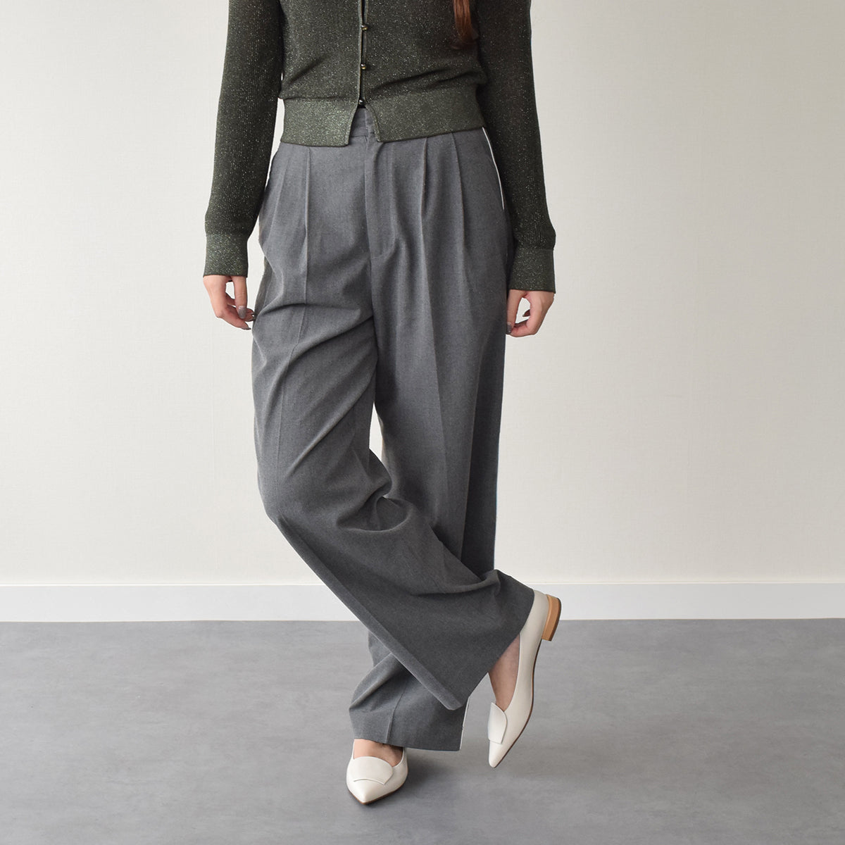 ファビオルスコーニ FABIO RUSCONI ローヒールポインテッドトウパンプス (アイボリーコンビ) アイボリーコンビ