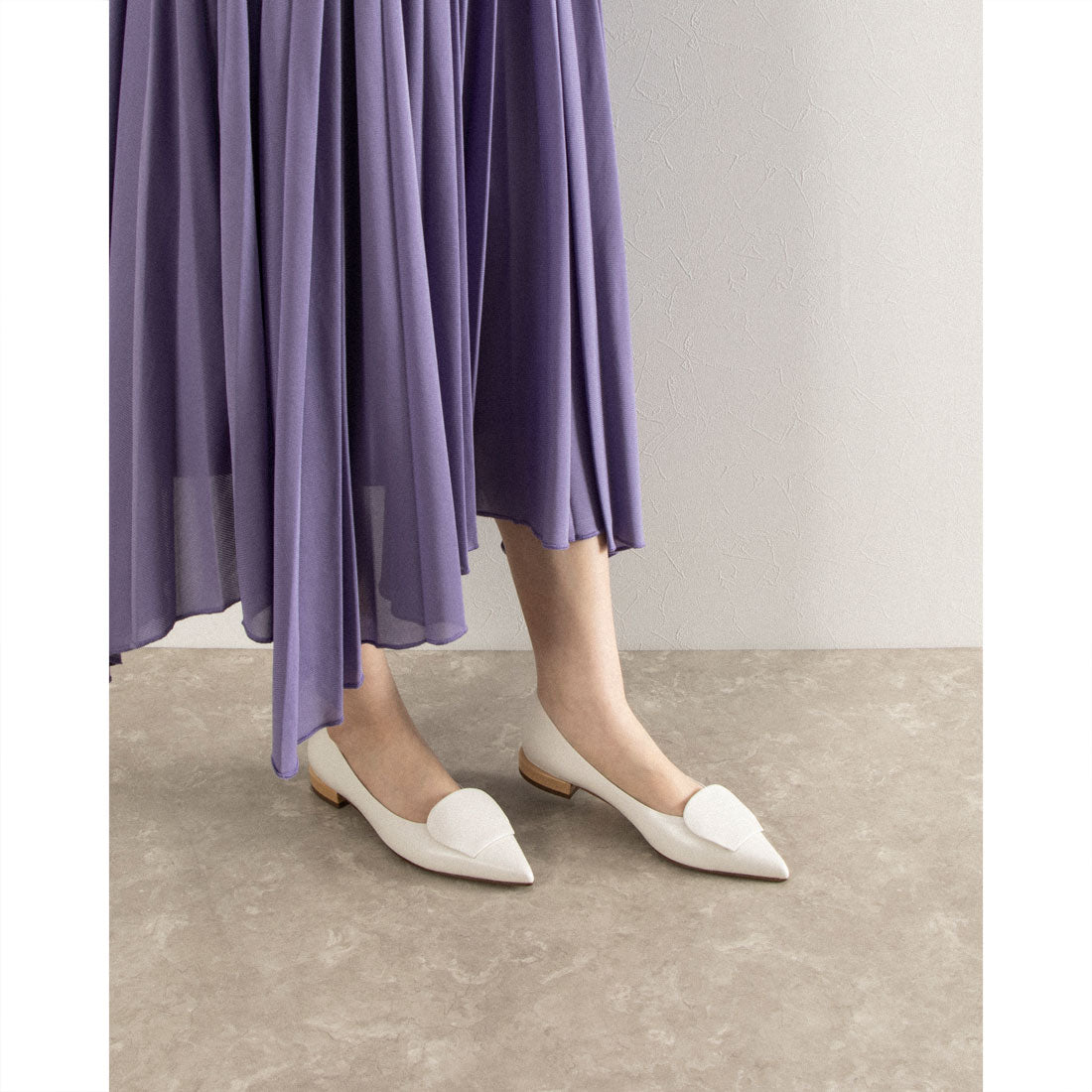 ファビオルスコーニ FABIO RUSCONI ローヒールポインテッドトウパンプス (アイボリーコンビ) アイボリーコンビ
