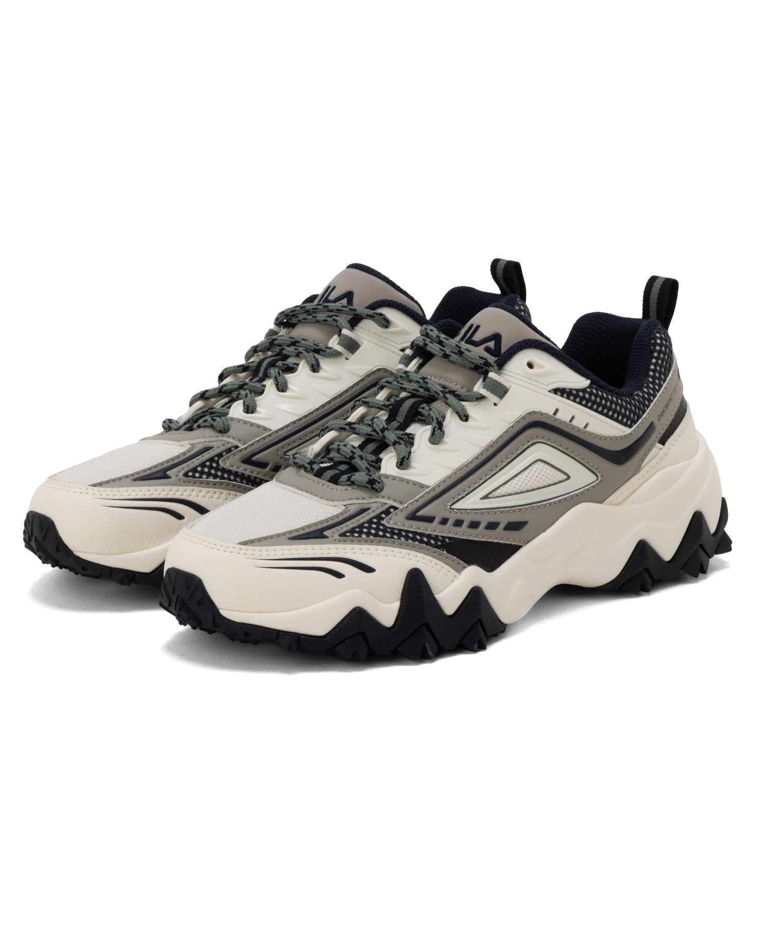 FILA OAKMONT TR v3 / Oakmont TR v3 Casual Thick-soled Sneakers / Light Gray