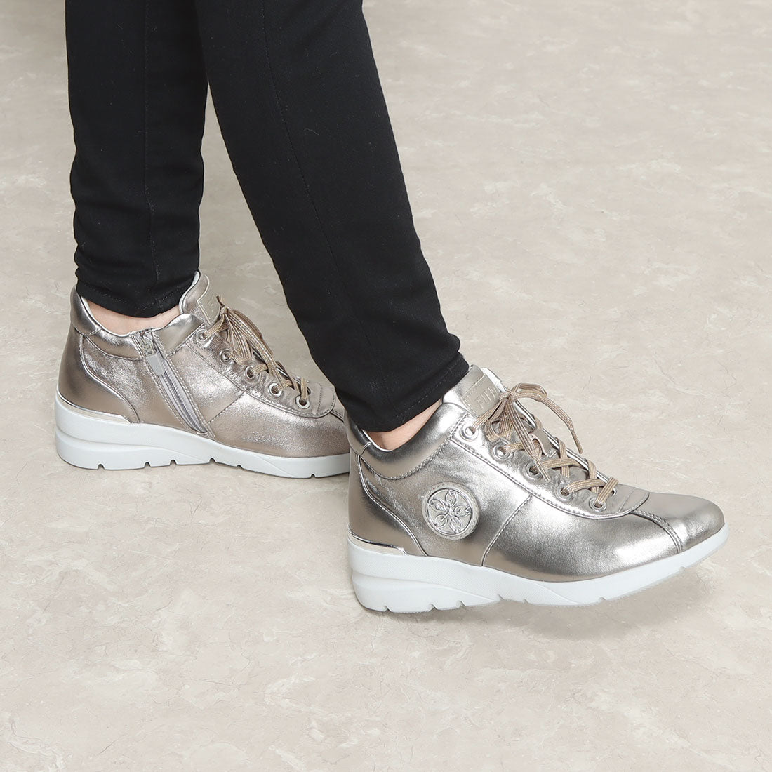 フィットジョイ FITJOY 軽量 mid cut スニーカー (BLK) BLK