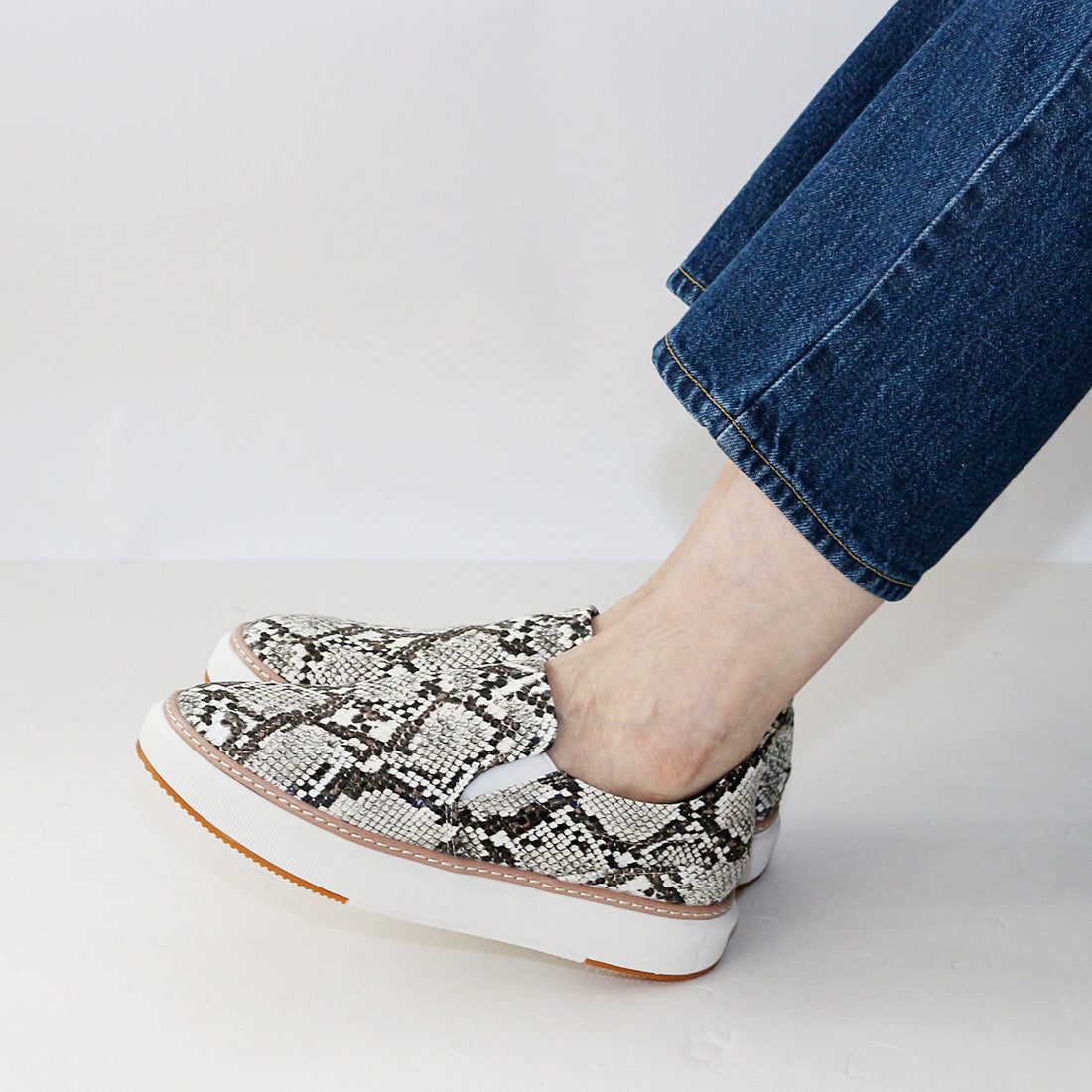 フィン Fin 厚底キルティングスリッポン【低反発スポンジ入り】 (パイソン) パイソン