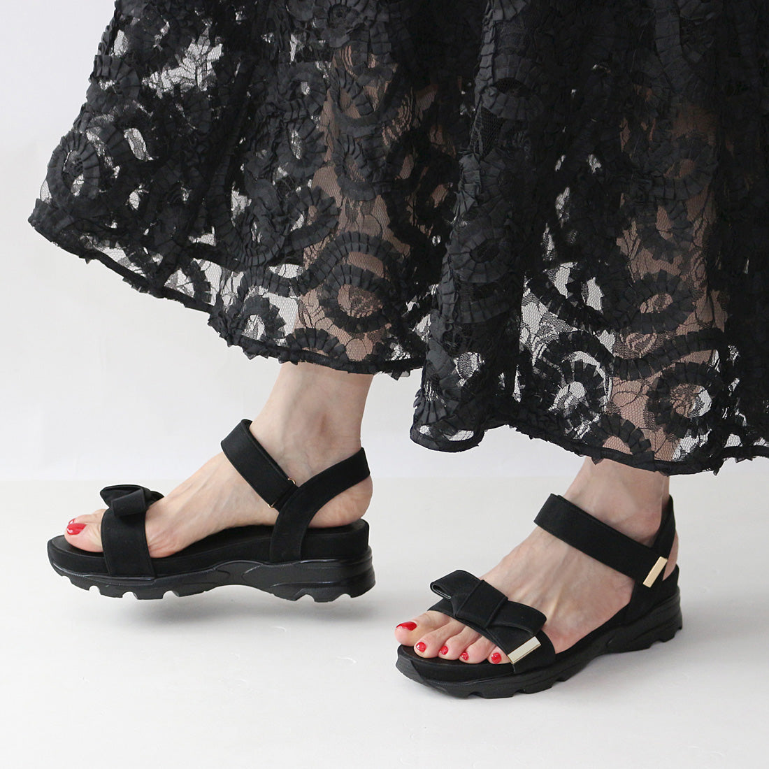 フィン Fin サテンリボン厚底ベルクロスポーツサンダル【低反発スポンジ入り】 (ブラック) ブラック