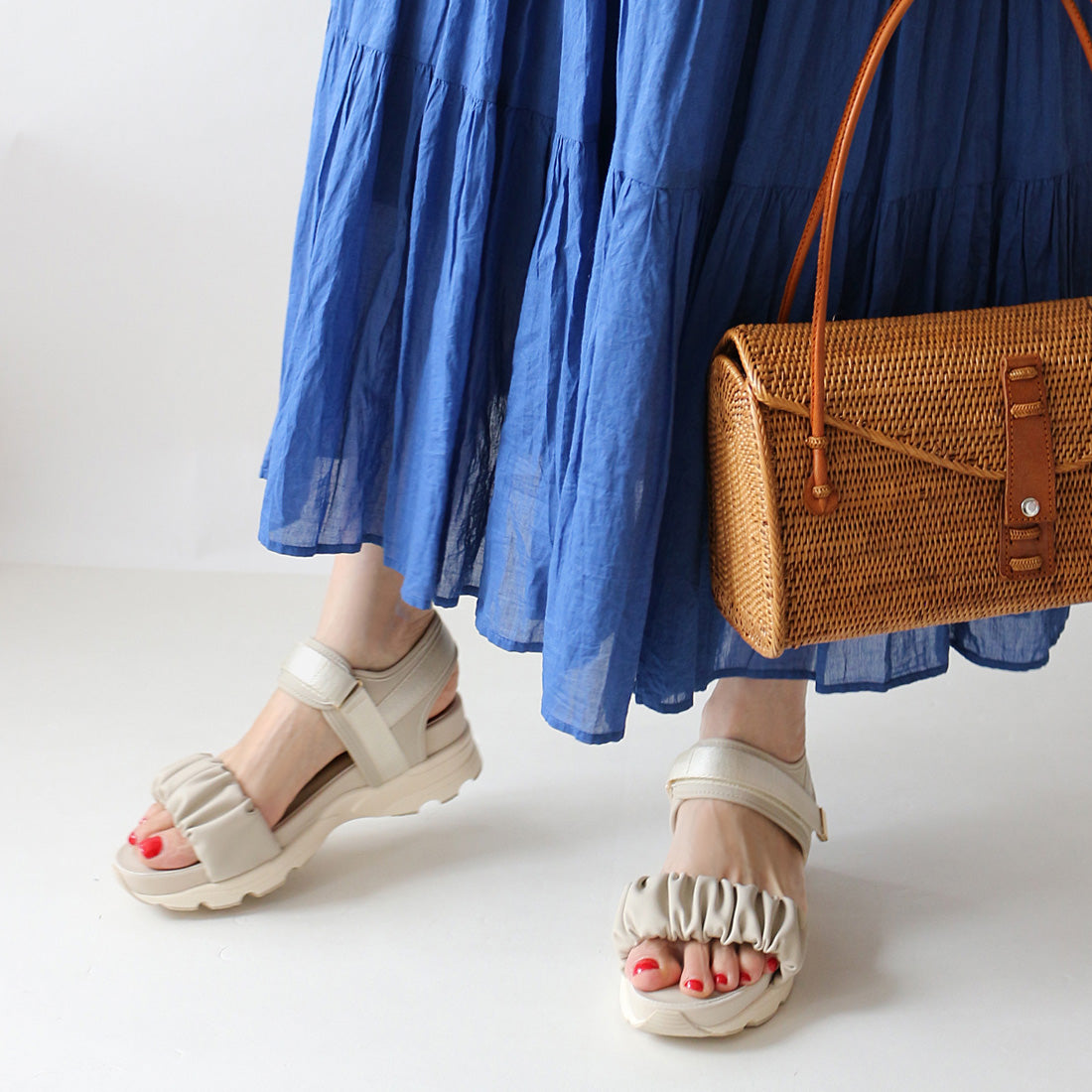 フィン Fin シャーリング厚底ベルクロスポーツサンダル【低反発スポンジ入り】 (アイボリー) アイボリー