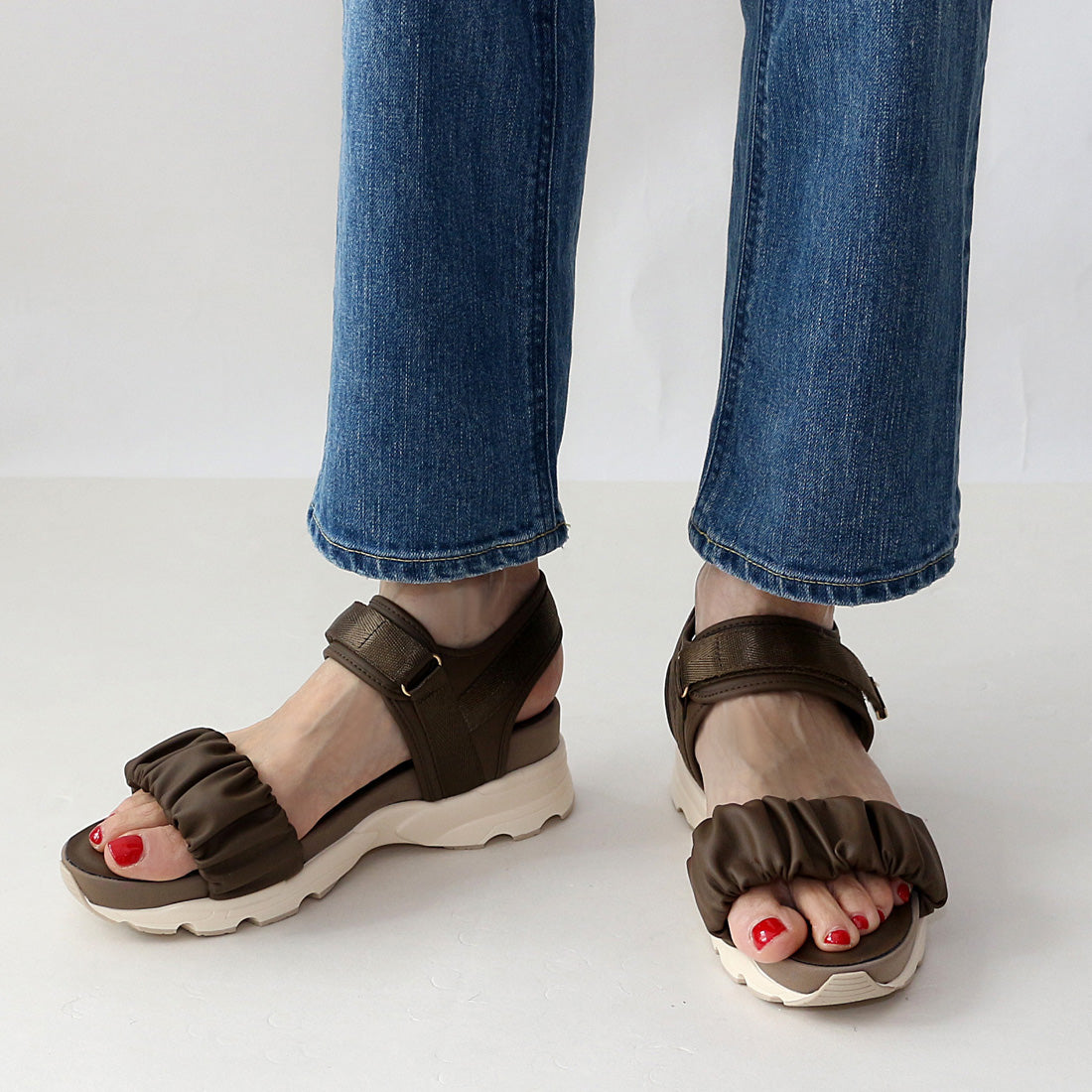 フィン Fin シャーリング厚底ベルクロスポーツサンダル【低反発スポンジ入り】 (ブラウン) ブラウン