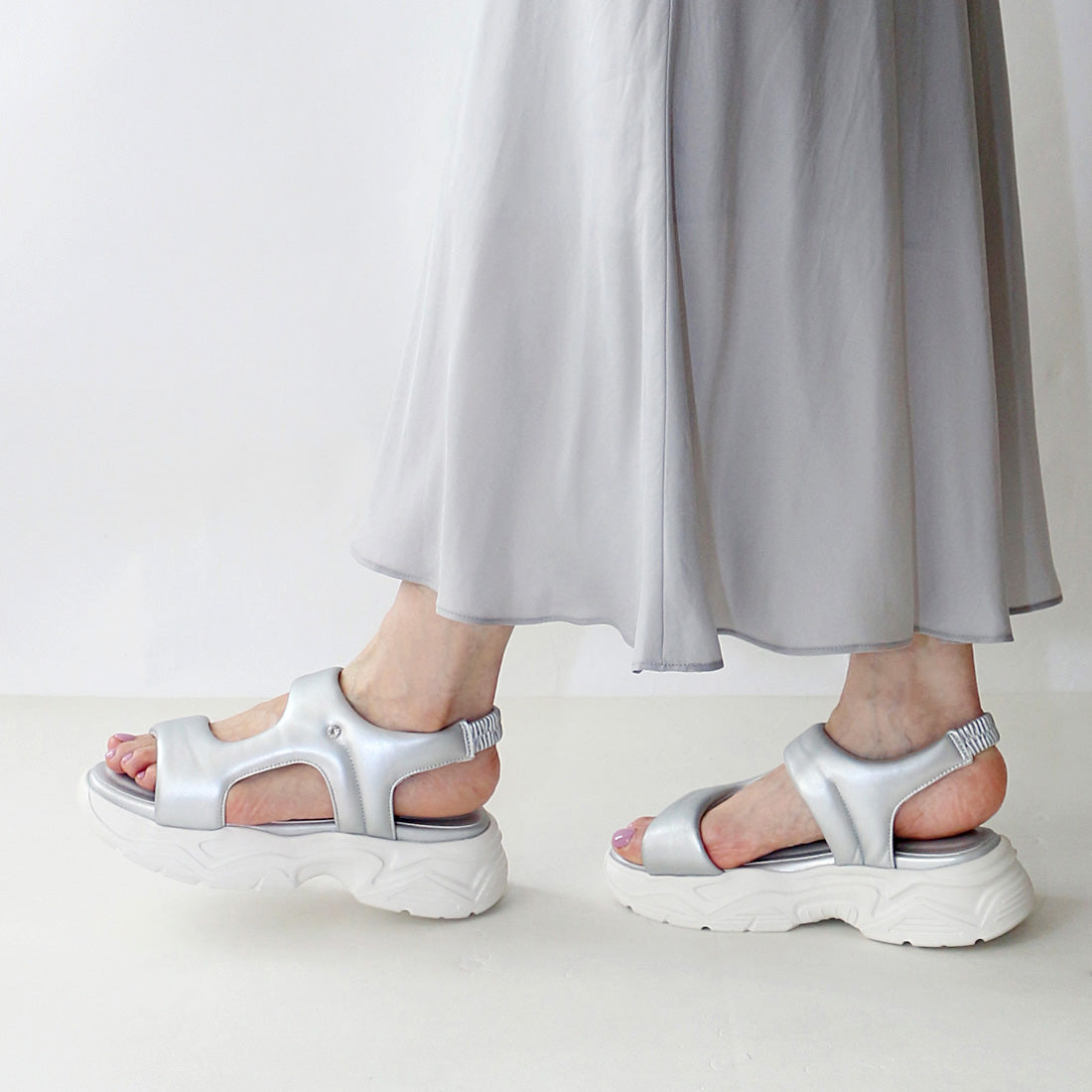 フィン Fin パデッド厚底スポーツサンダル【低反発スポンジ入り】 (シルバー) シルバー