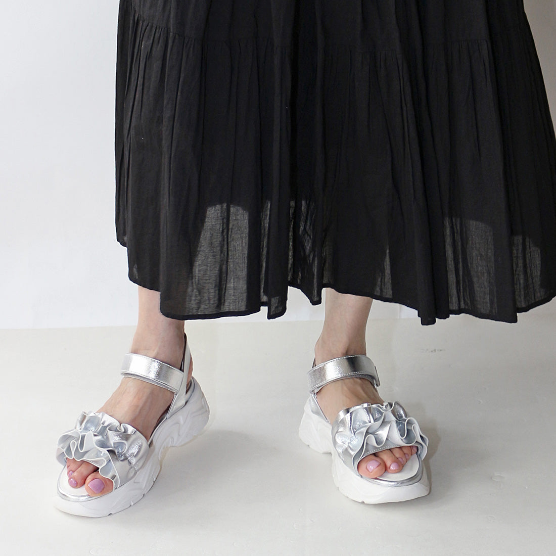 フィン Fin フリル厚底ベルクロスポーツサンダル【低反発スポンジ入り】 (シルバー) シルバー