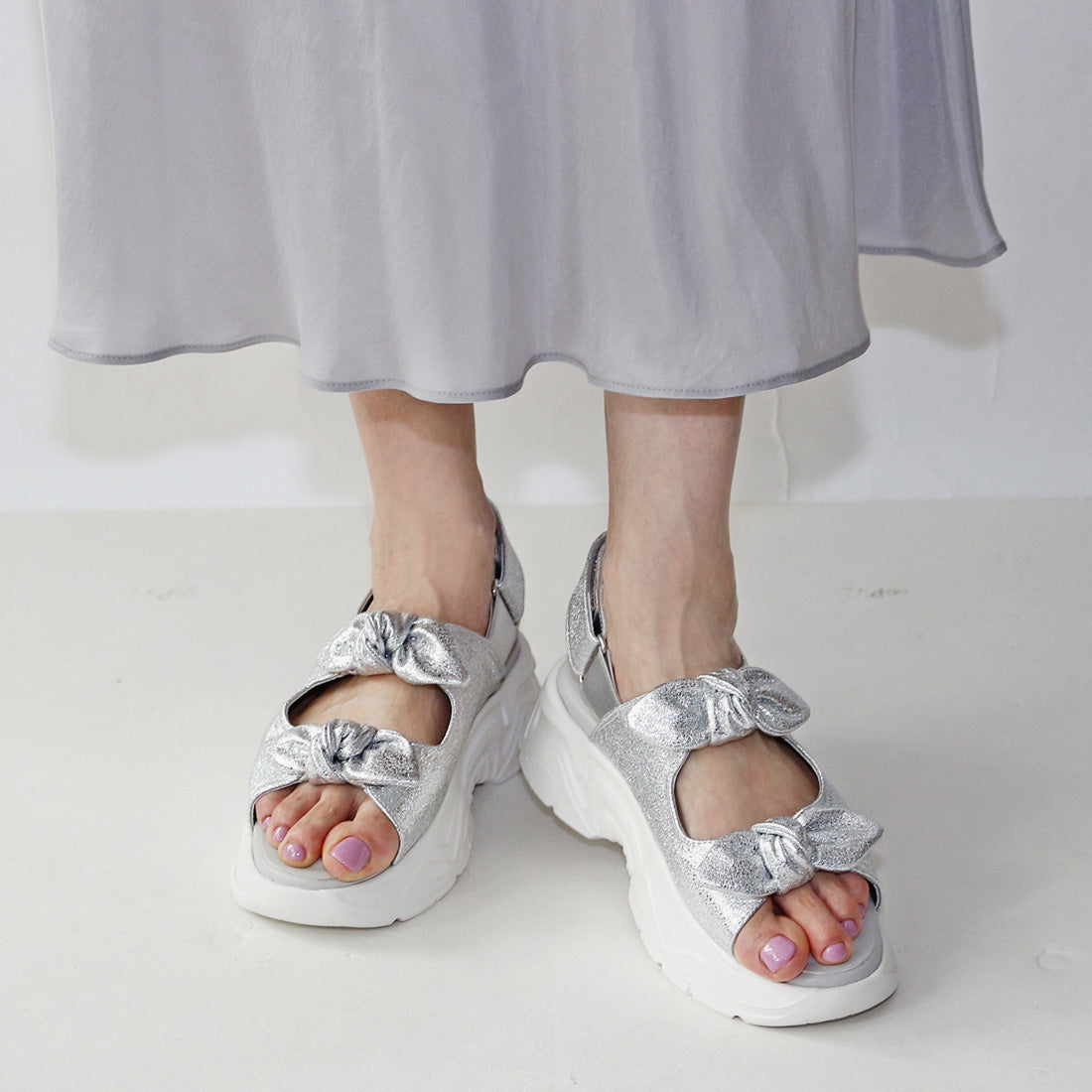 フィン Fin ダブルリボン厚底ベルクロスポーツサンダル【低反発スポンジ入り】 (シルバー) シルバー