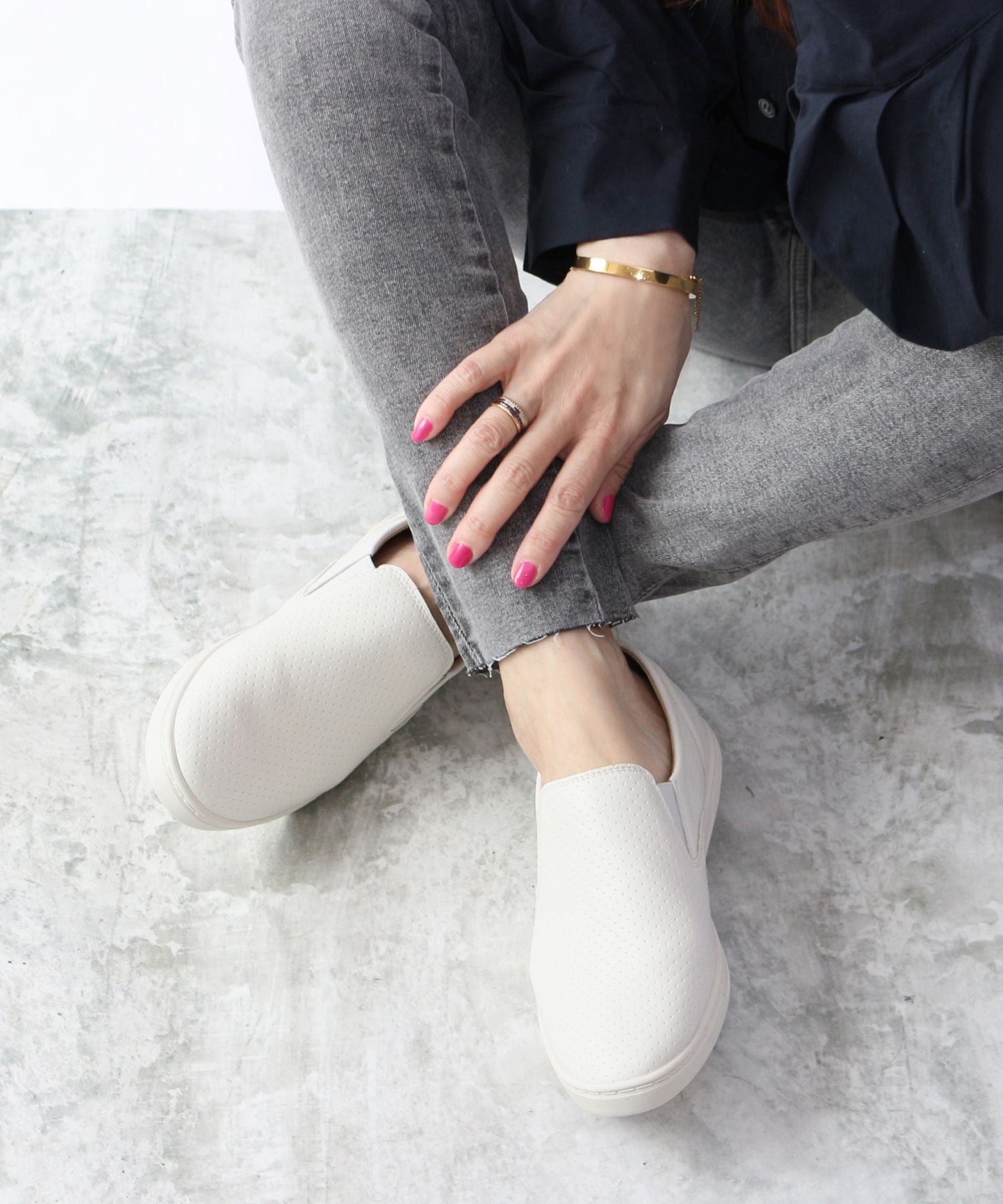 フィン Fin パンチングスリッポン【低反発スポンジ入り】