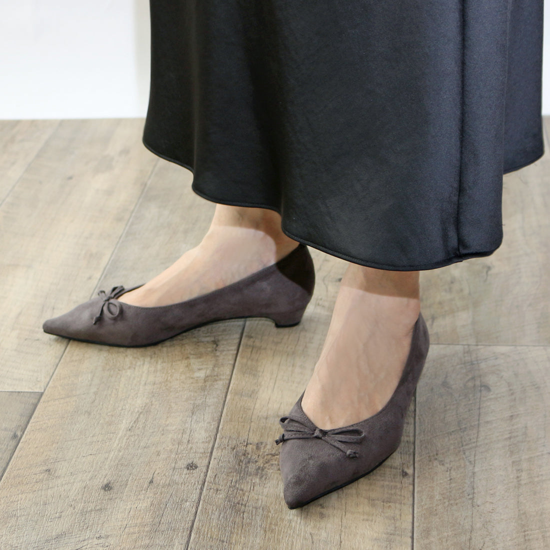 フィン Fin ポインテッドトゥVカットバレエシューズ【低反発スポンジ入り】 (グレー) グレー