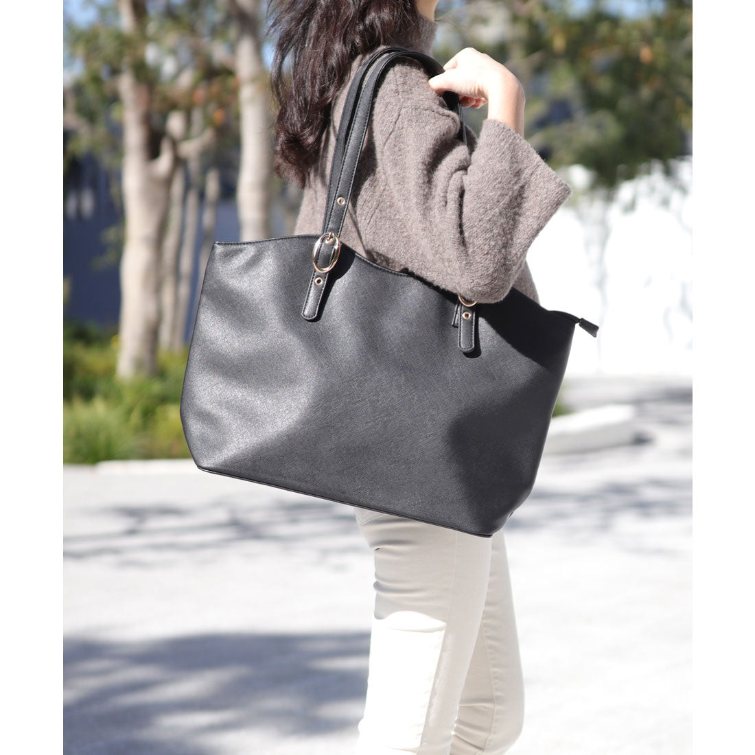 フロージュ florge ニューラウンドレザーオフィストートバッグ,ブラック