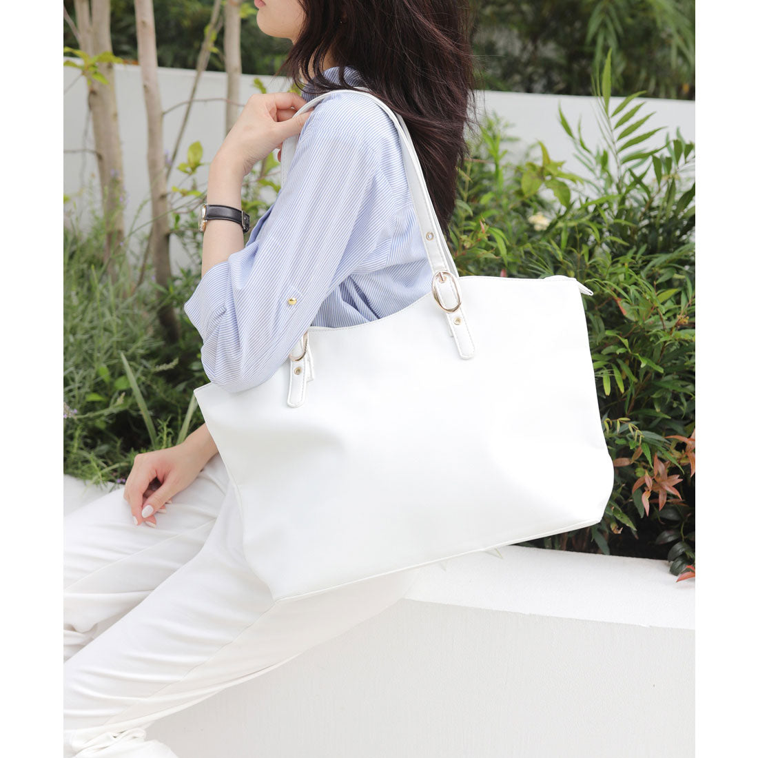 フロージュ florge ニューラウンドレザーオフィストートバッグ,ホワイト