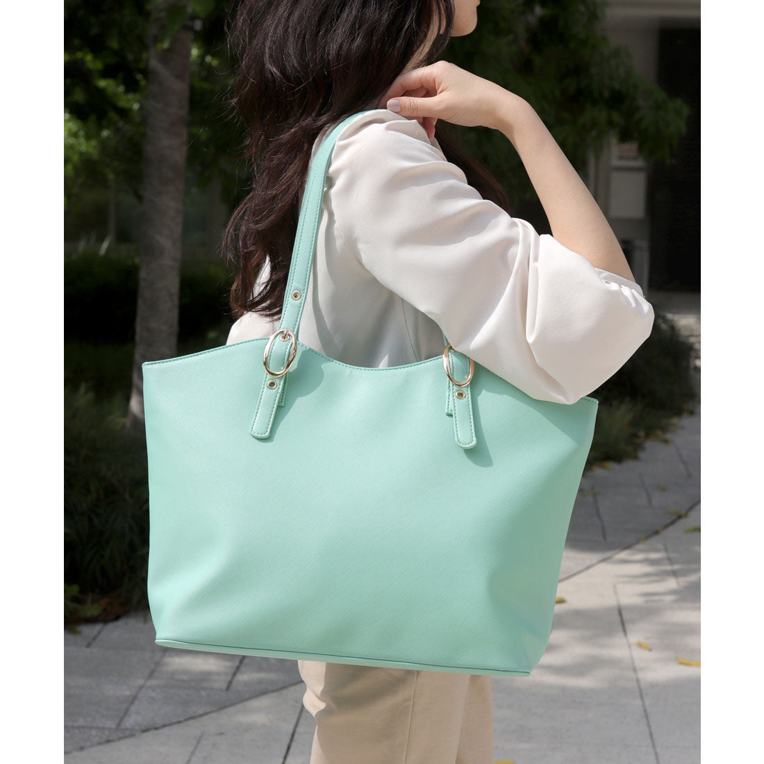 フロージュ florge ニューラウンドレザーオフィストートバッグ,エメラルド