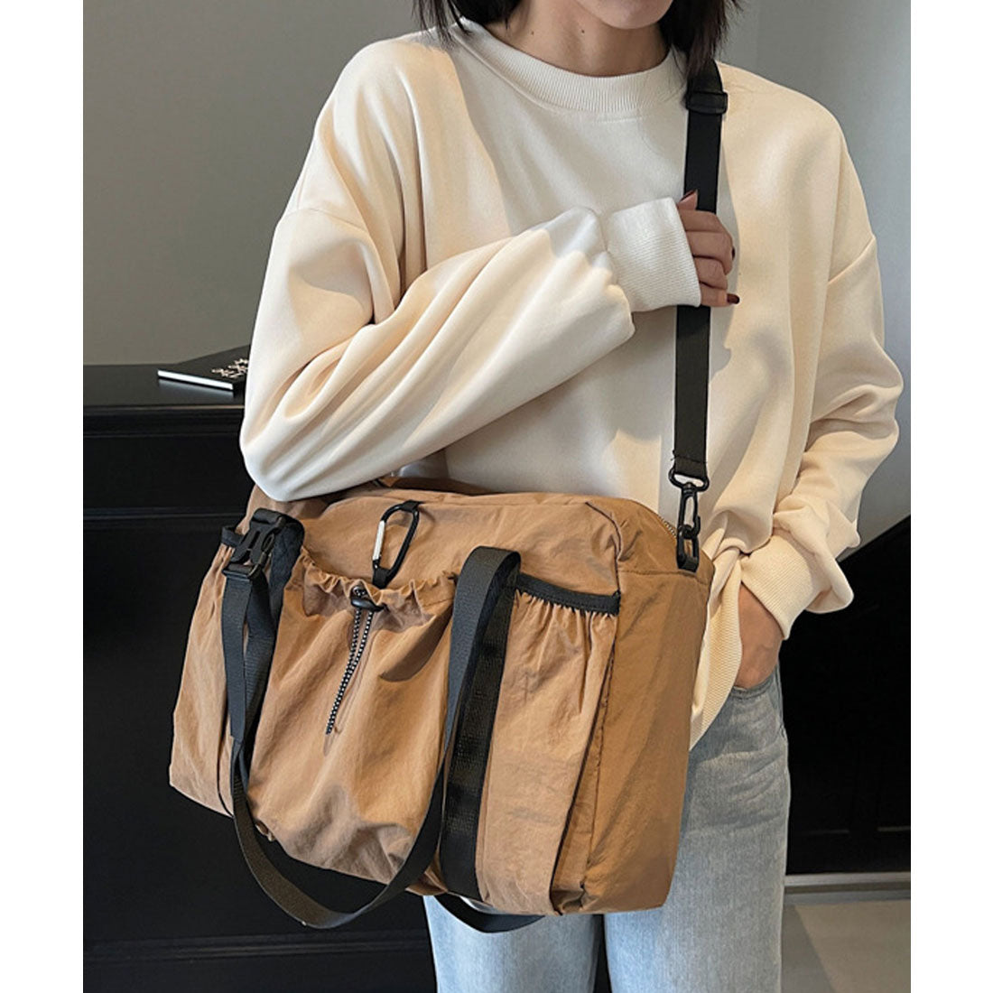 フロージュ florge 【A4収納可・軽い◎】2WAY ギャザーポケットカジュアルボストンバッグ/ショルダーバッグ (ブラック) ブラック