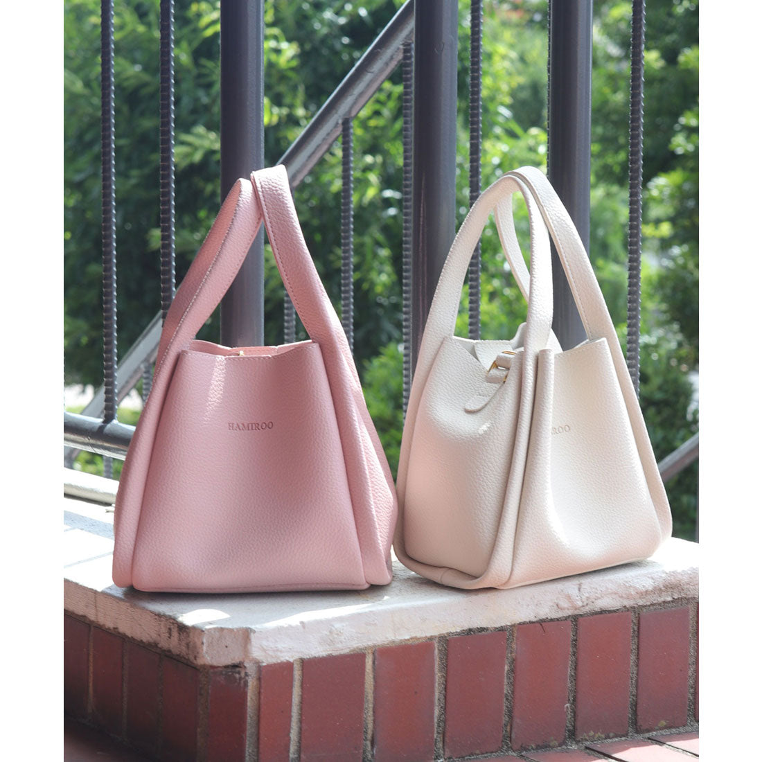 フロージュ florge 【ポーチ付・3点セット】2WAY シュリンクレザーキューブバッグ/ハンドバッグ/ショルダーバッグ (オフホワイト) オフホワイト