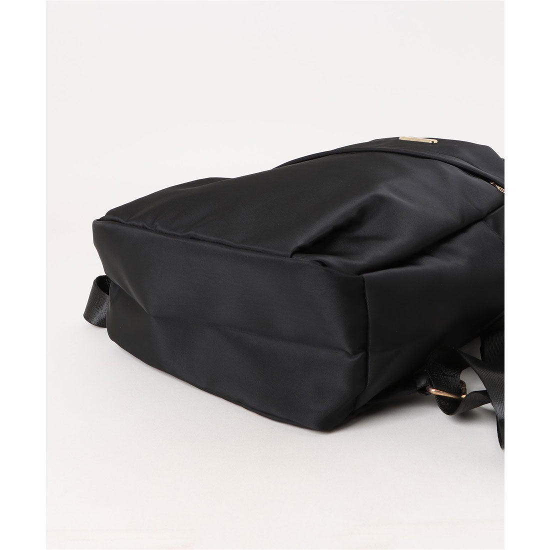 フロージュ florge 【A4収納・軽量】 撥水ラウンドシルエットレディースリュック/ビジネスリュック/オフィスバッグ (ブラック) ブラック