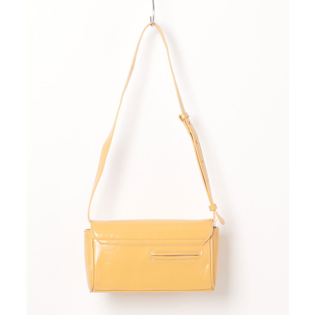 フロージュ florge 【軽量/300g】 2WAY ワイドフラップレザータッチショルダーバッグ/ボディバッグ (オフホワイト) オフホワイト