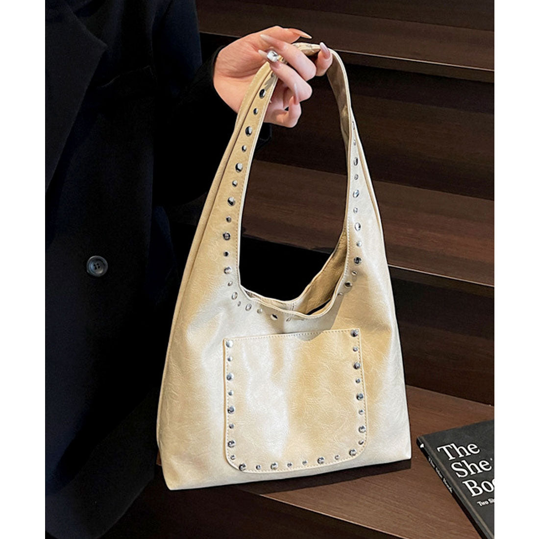 フロージュ florge スタッズデコレザータッチトートバッグ/ハンドバッグ (モカ) モカ