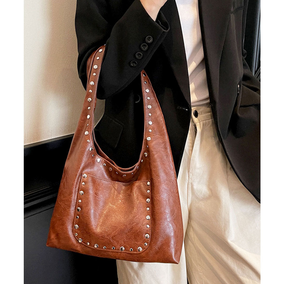 フロージュ florge スタッズデコレザータッチトートバッグ/ハンドバッグ (キャメル) キャメル