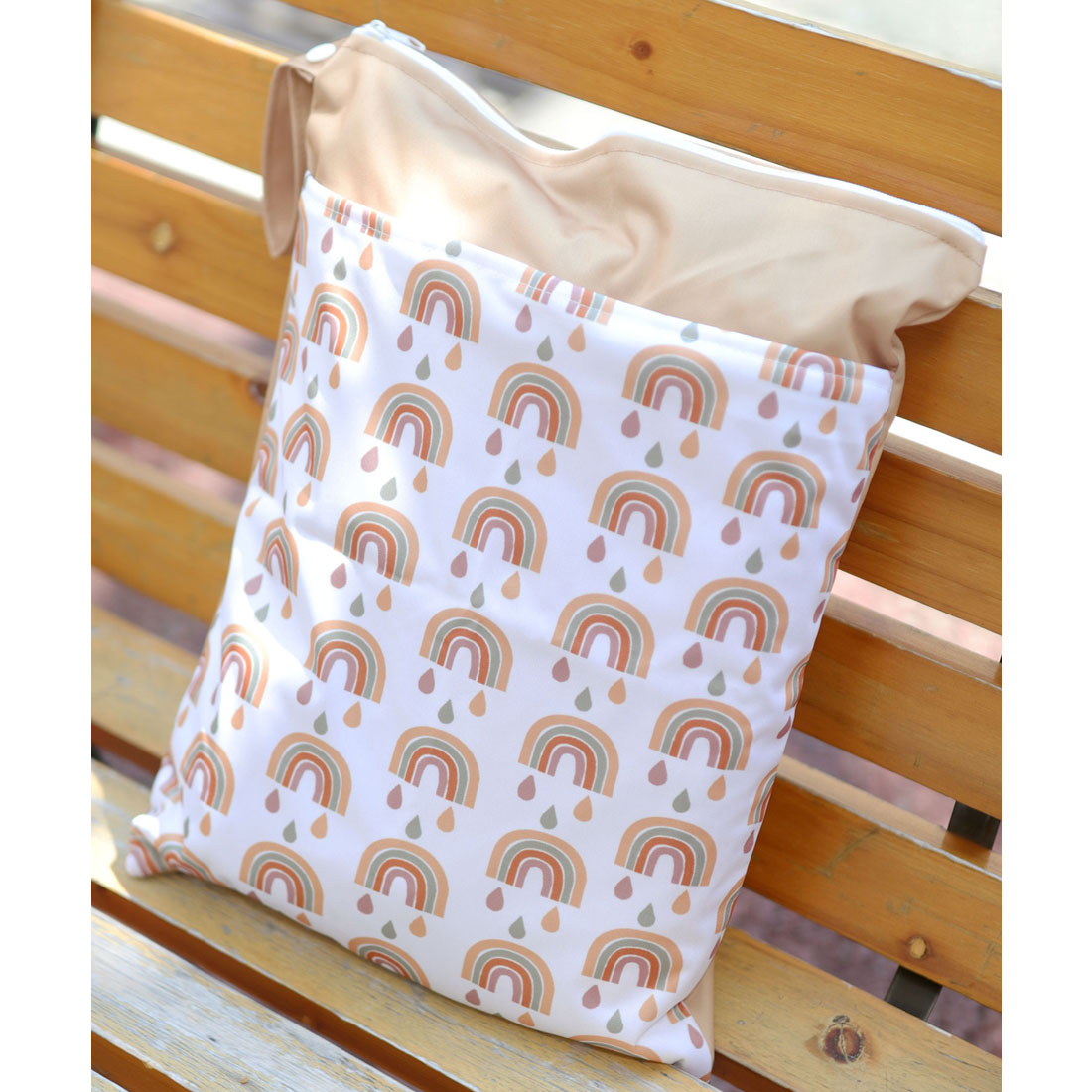 フロージュ florge 【防水・撥水】ストラップ付大容量マルチポーチ/着替え入れ/おむつポーチ