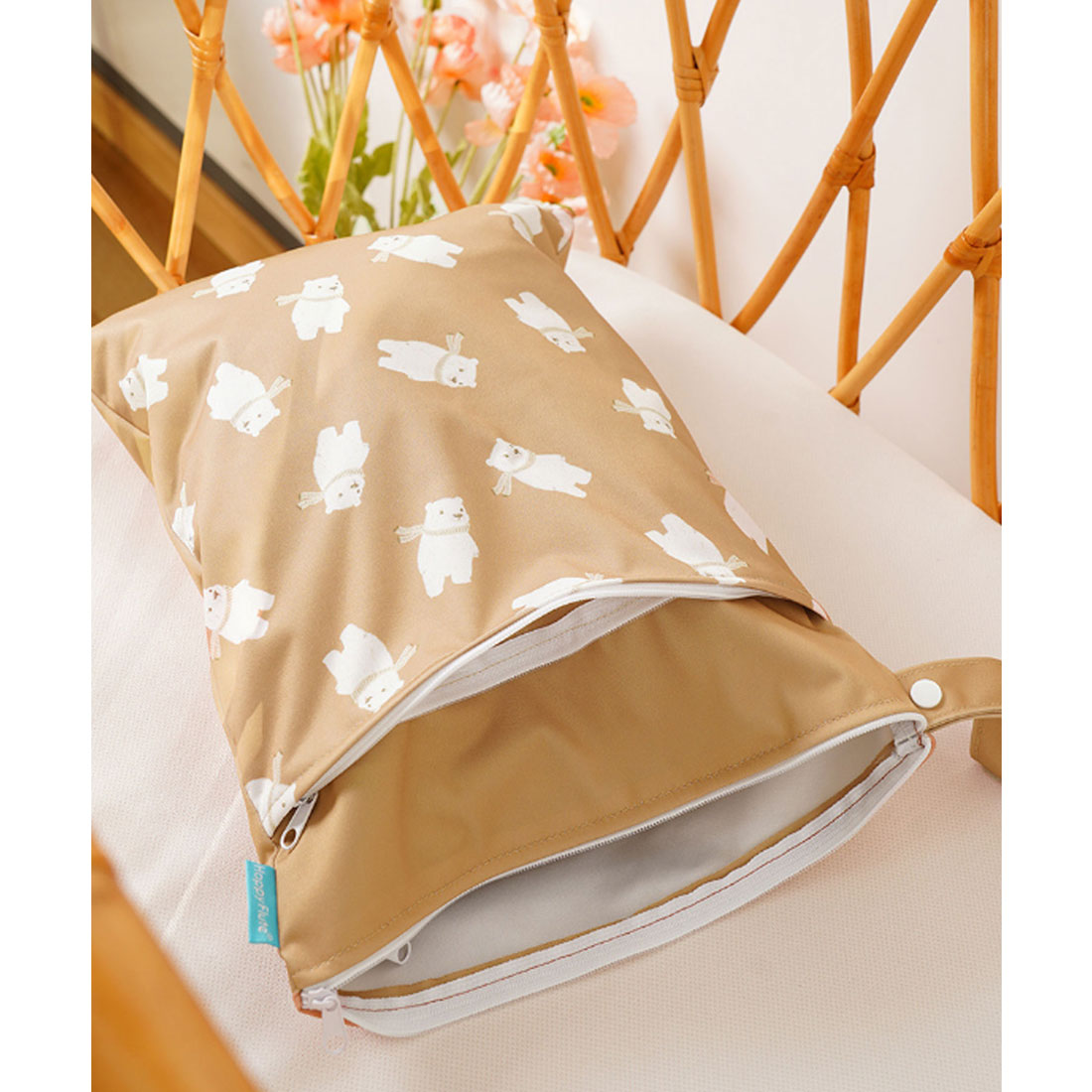 フロージュ florge 【防水・撥水】ストラップ付大容量マルチポーチ/着替え入れ/おむつポーチ