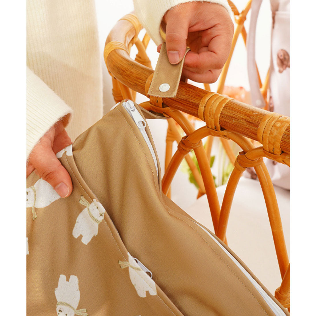 フロージュ florge 【防水・撥水】ストラップ付大容量マルチポーチ/着替え入れ/おむつポーチ