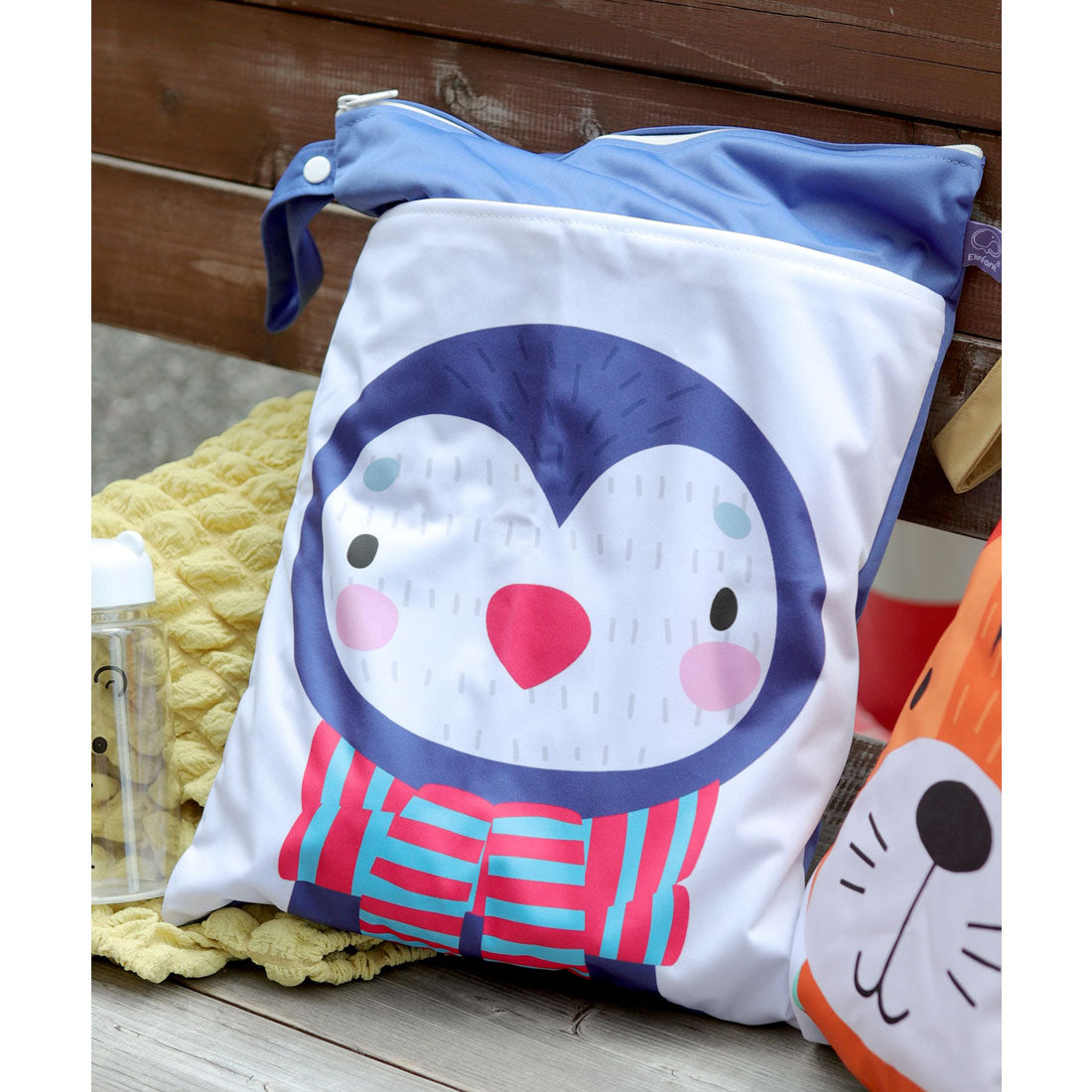 フロージュ florge 【防水・撥水】ストラップ付大容量マルチポーチ/着替え入れ/おむつポーチ