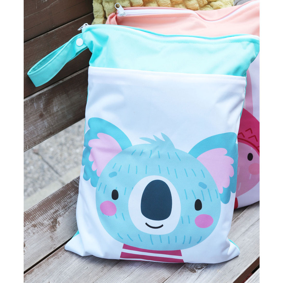 フロージュ florge 【防水・撥水】ストラップ付大容量マルチポーチ/着替え入れ/おむつポーチ