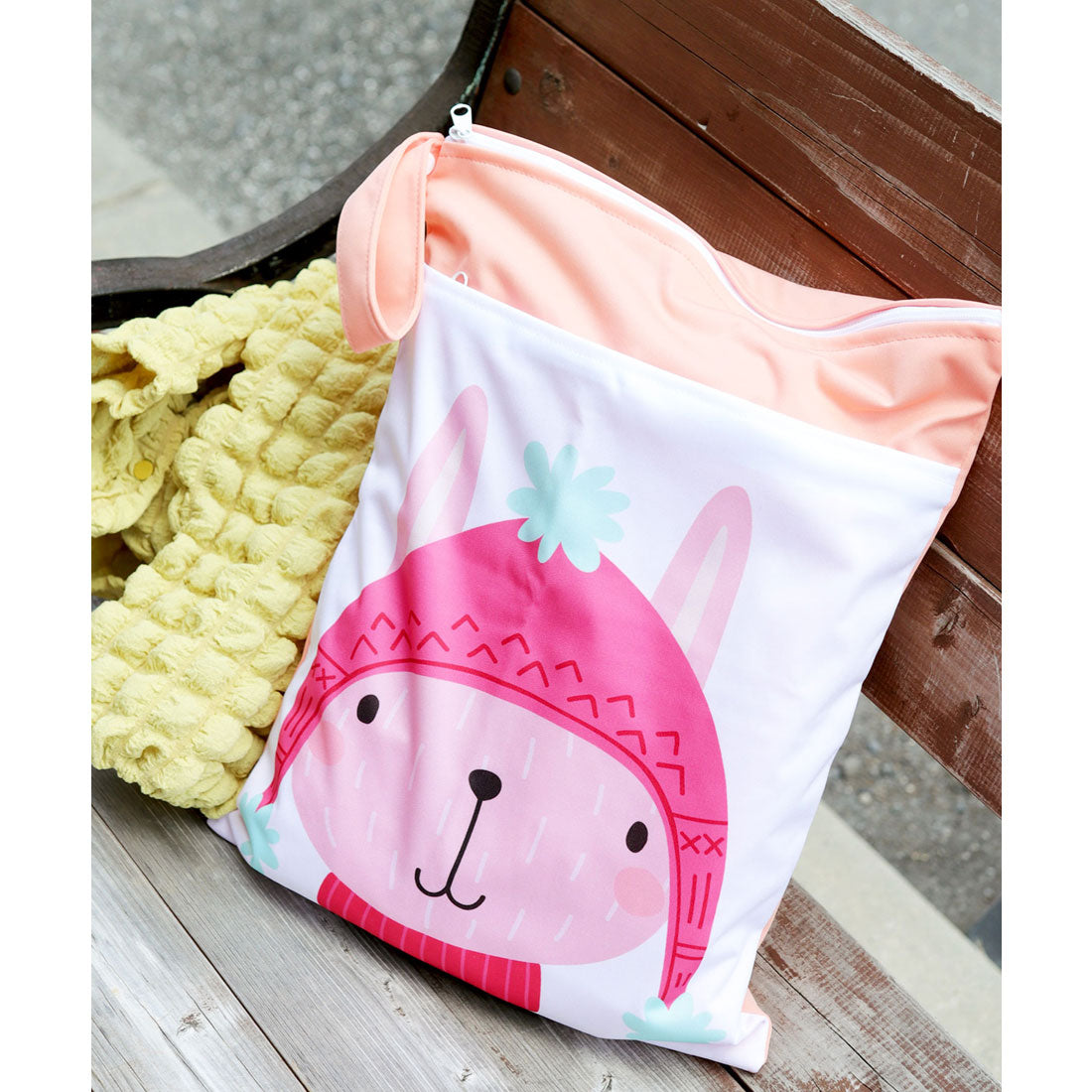 フロージュ florge 【防水・撥水】ストラップ付大容量マルチポーチ/着替え入れ/おむつポーチ