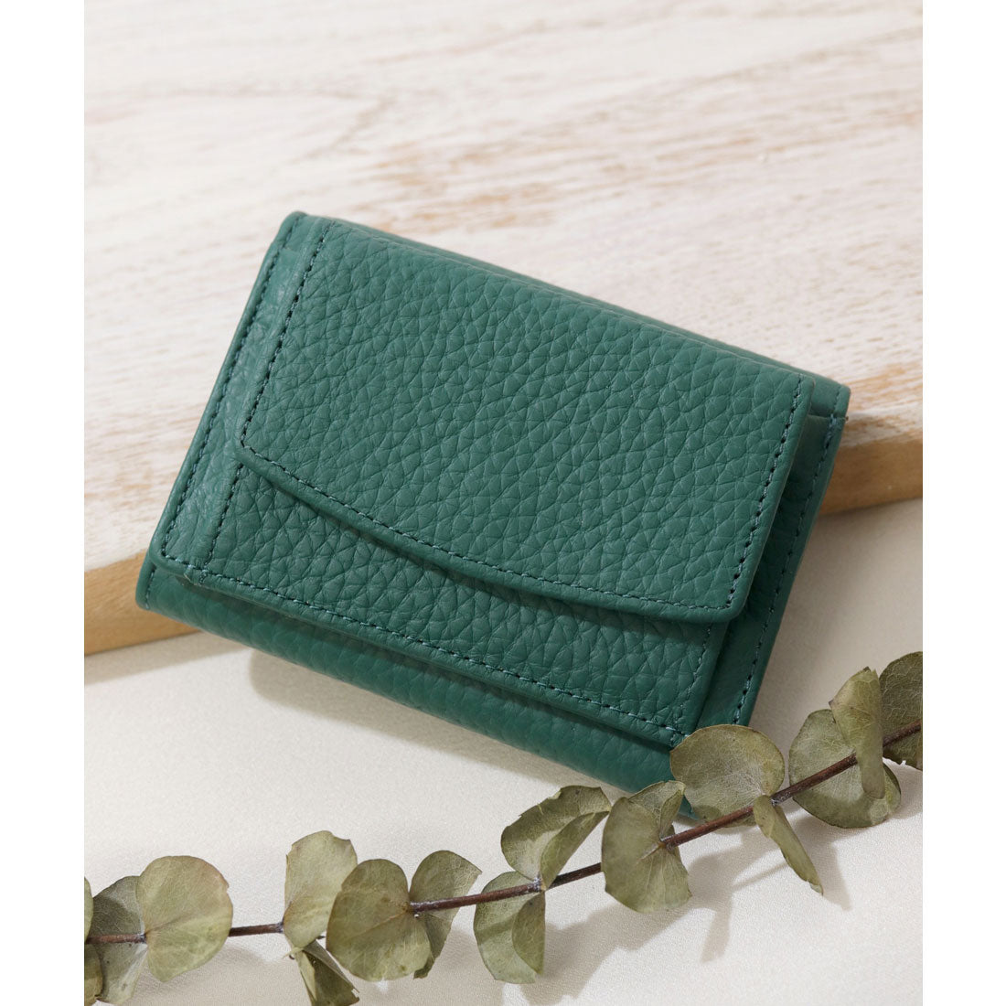 フロージュ florge 【スキミング防止】ミニカラフルレザー三つ折り財布 (グリーン) グリーン
