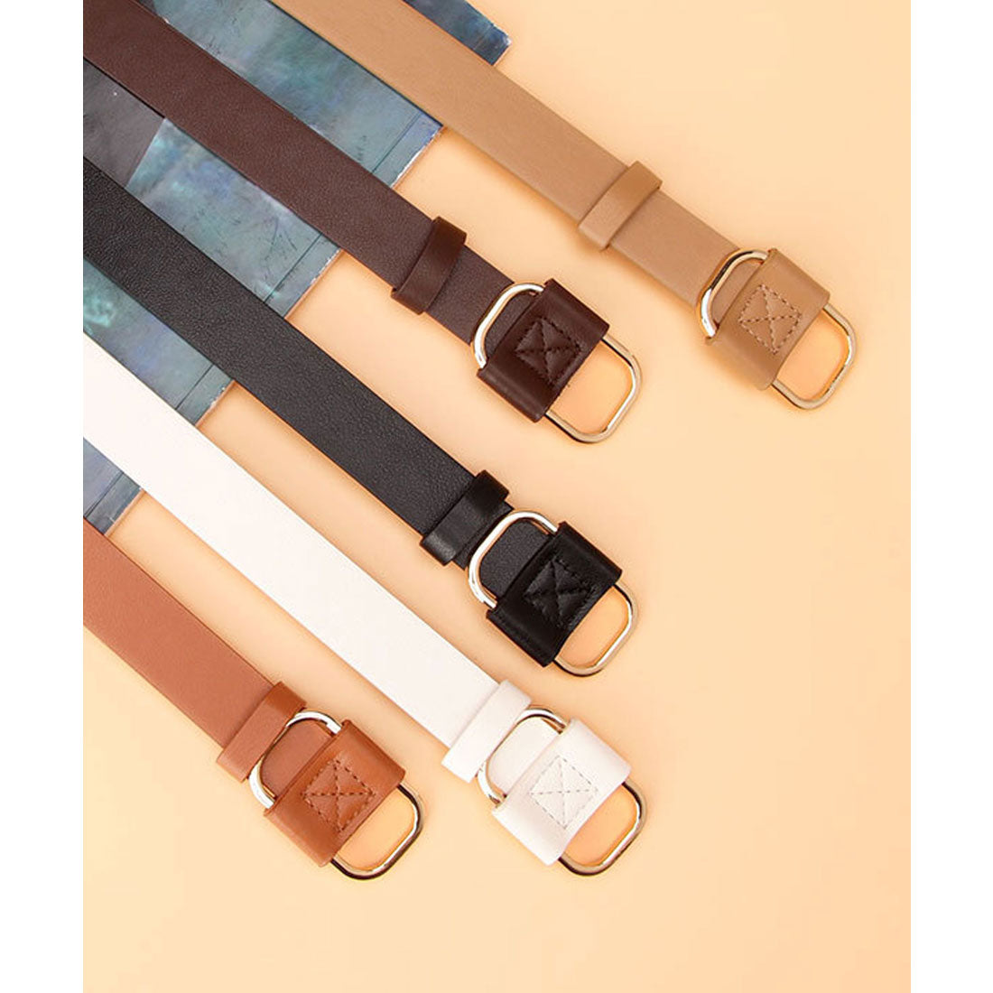 フロージュ florge ゴールドバックル穴無しレザーライクベルト (ホワイト) ホワイト